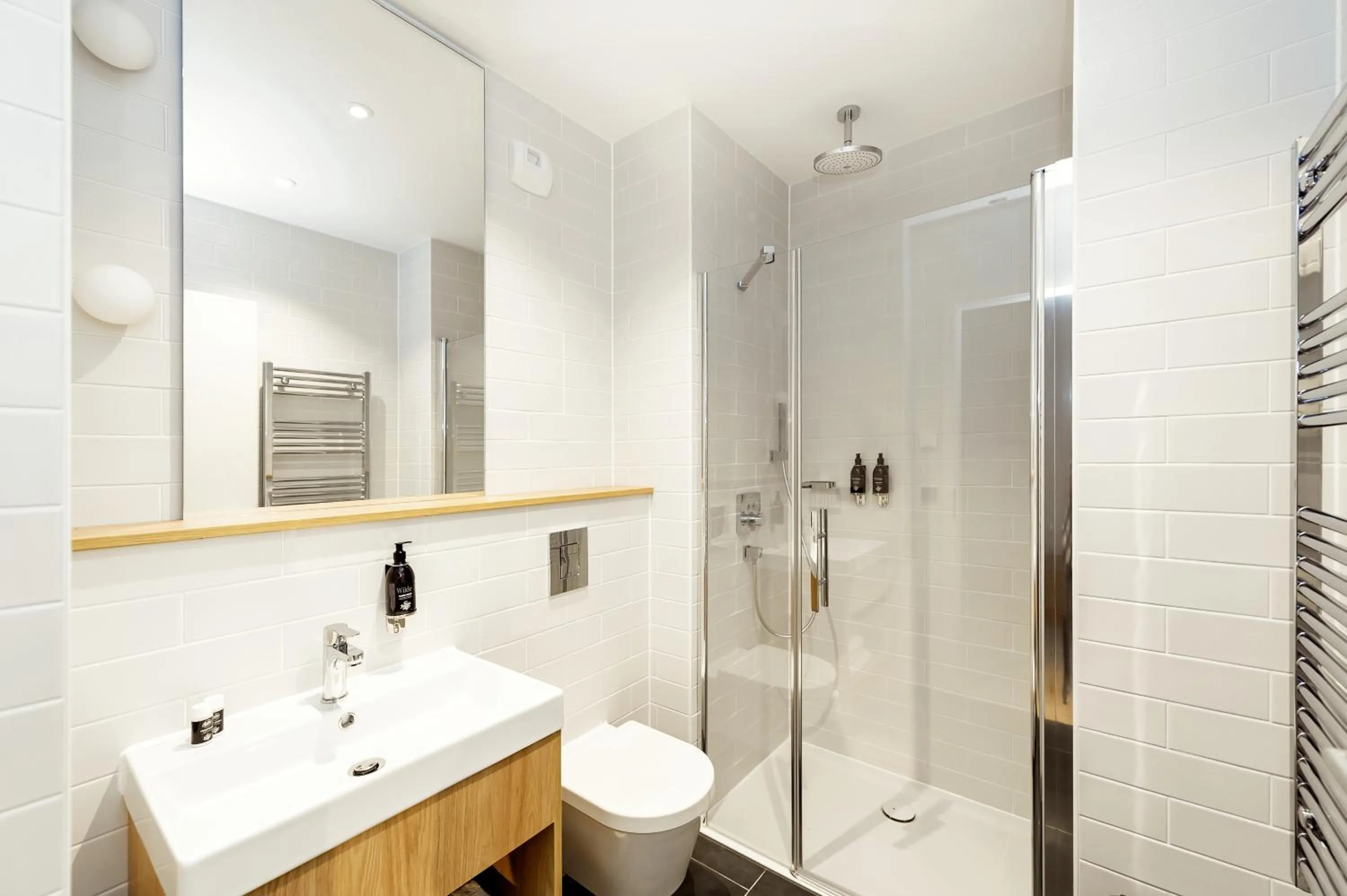 Bathroom in Wilde Aparthotels Berlin, Checkpoint Charlie