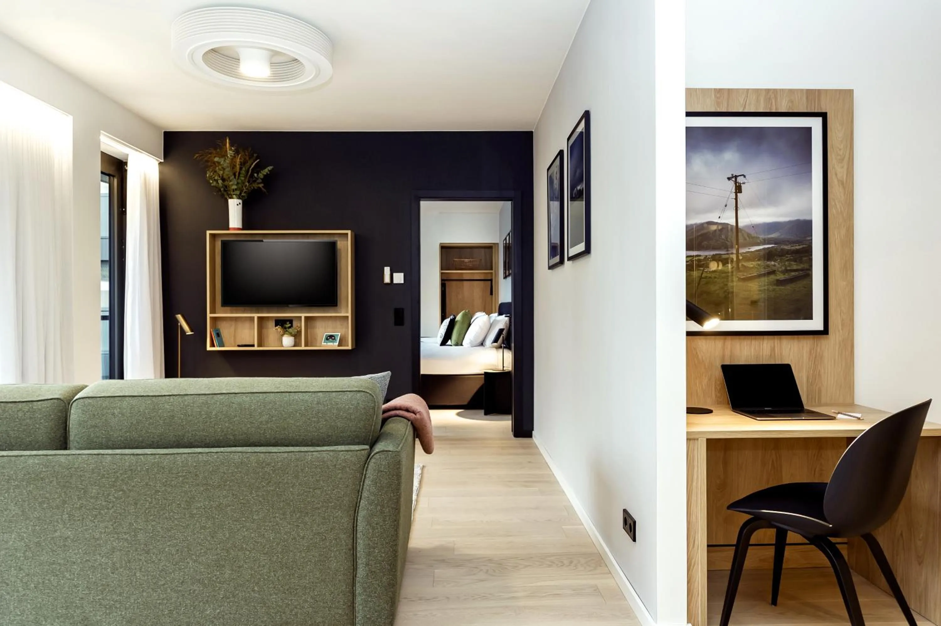 Bedroom in Wilde Aparthotels Berlin, Checkpoint Charlie