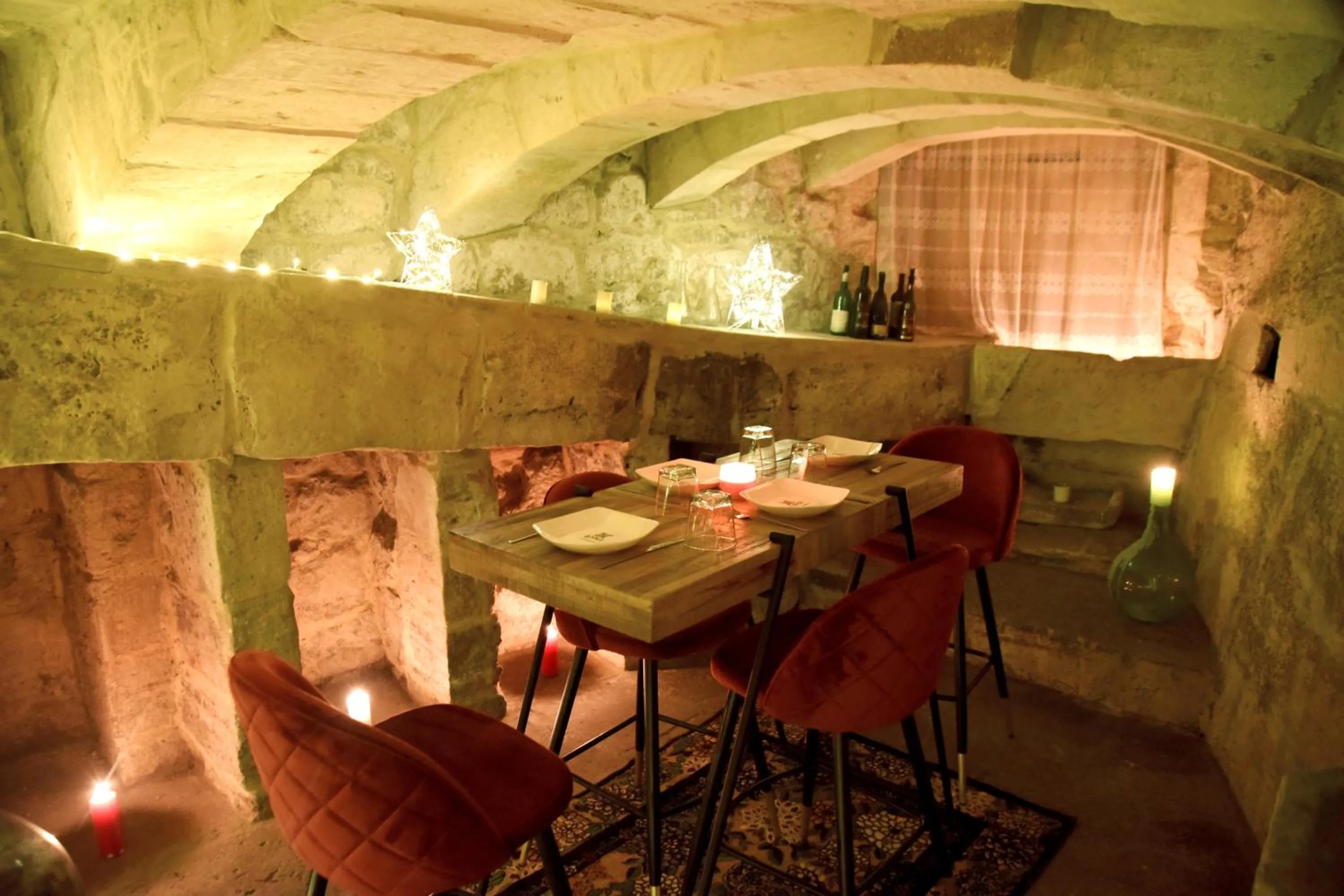 Restaurant/places to eat in The Lodge