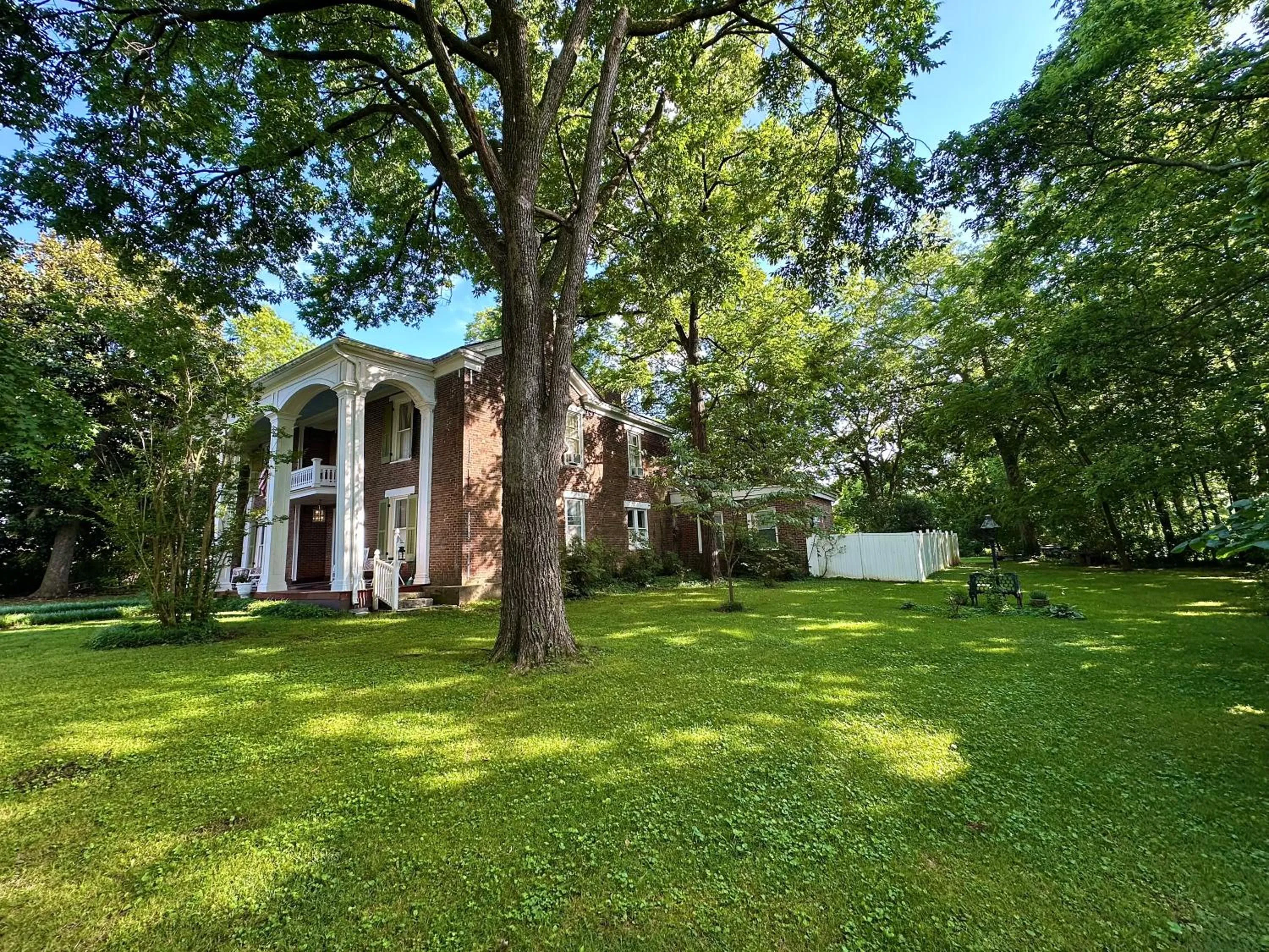 Property building in Belmont Inn