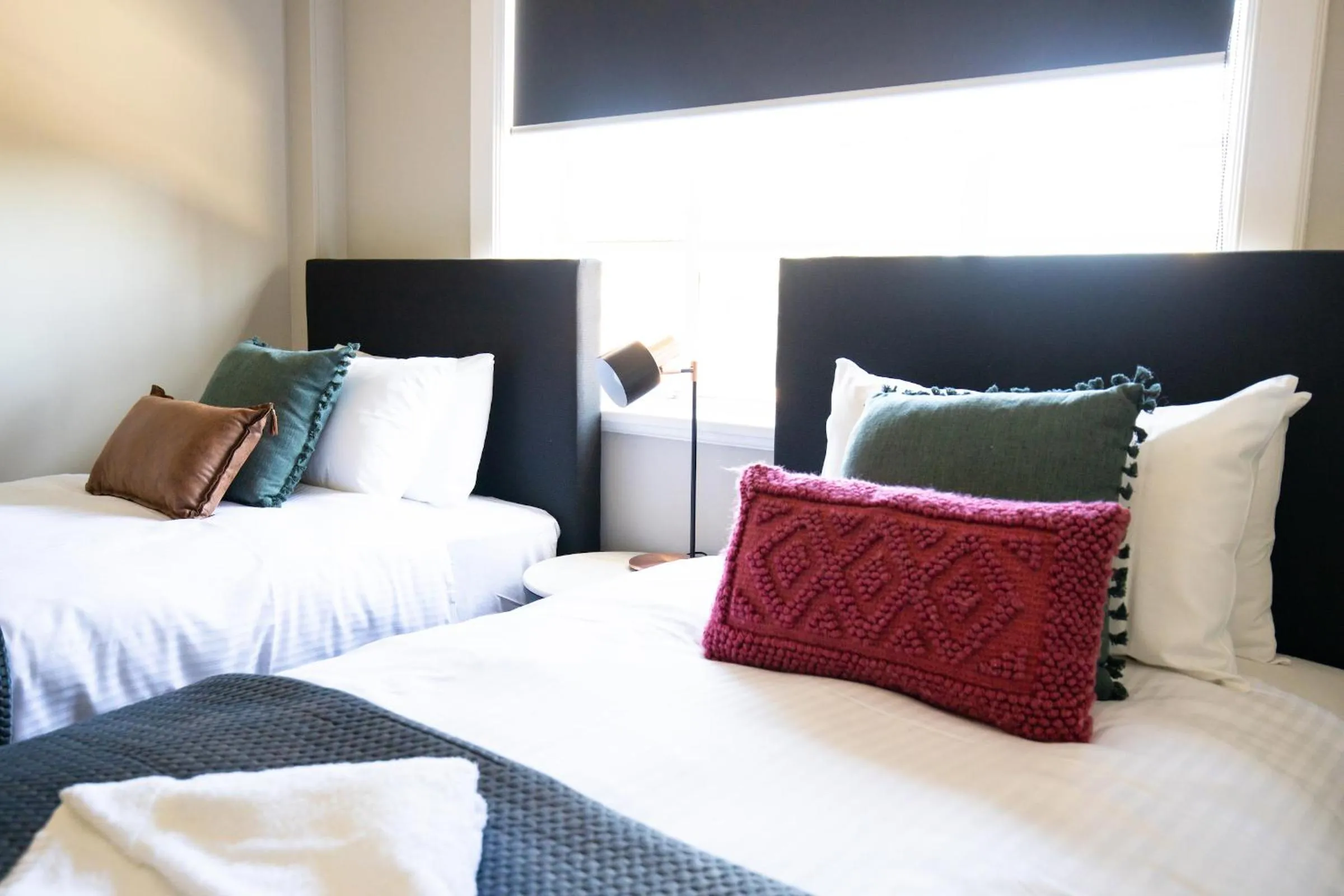 Bed in Horse and Jockey Hotel Homebush