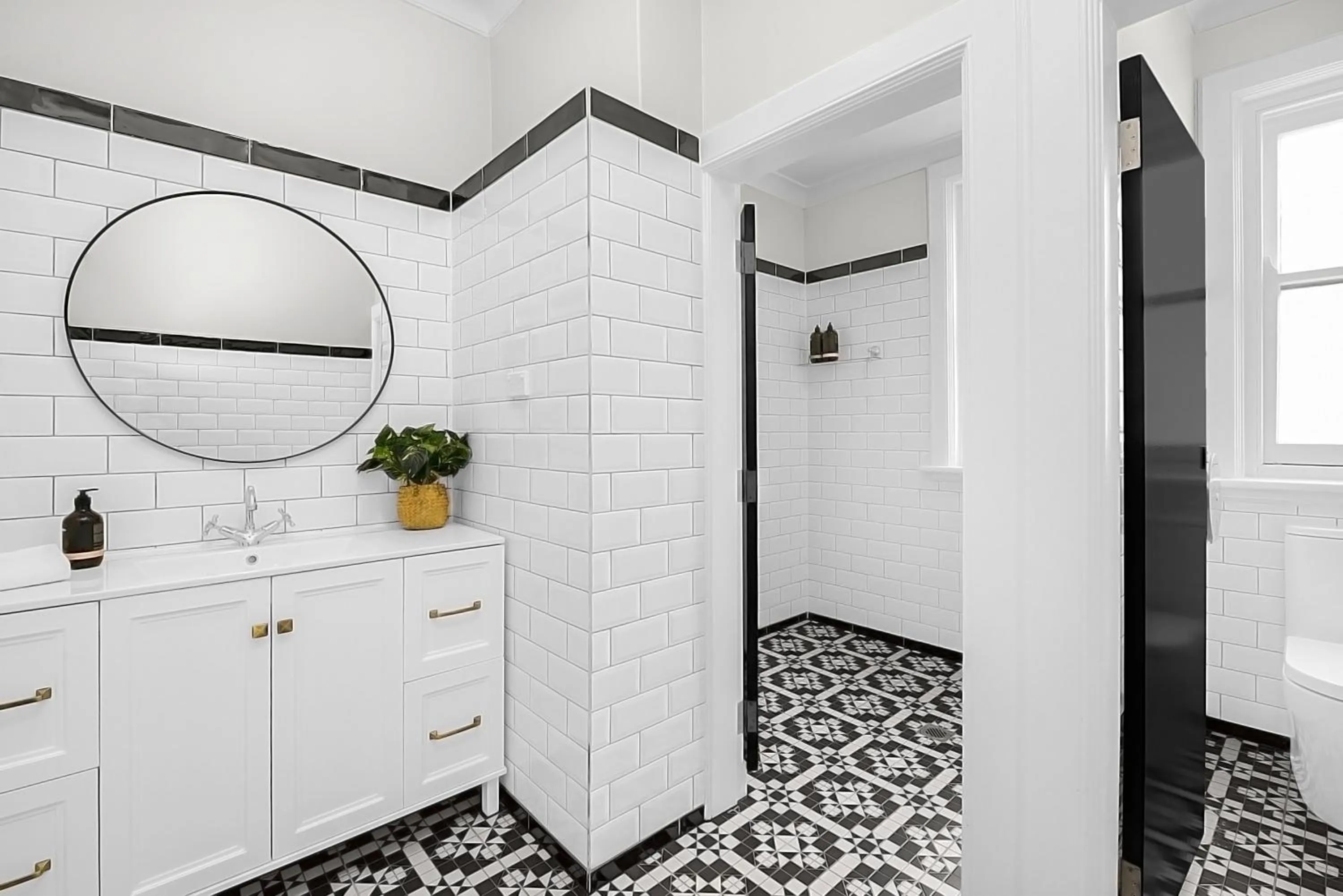 Bathroom in Horse and Jockey Hotel Homebush