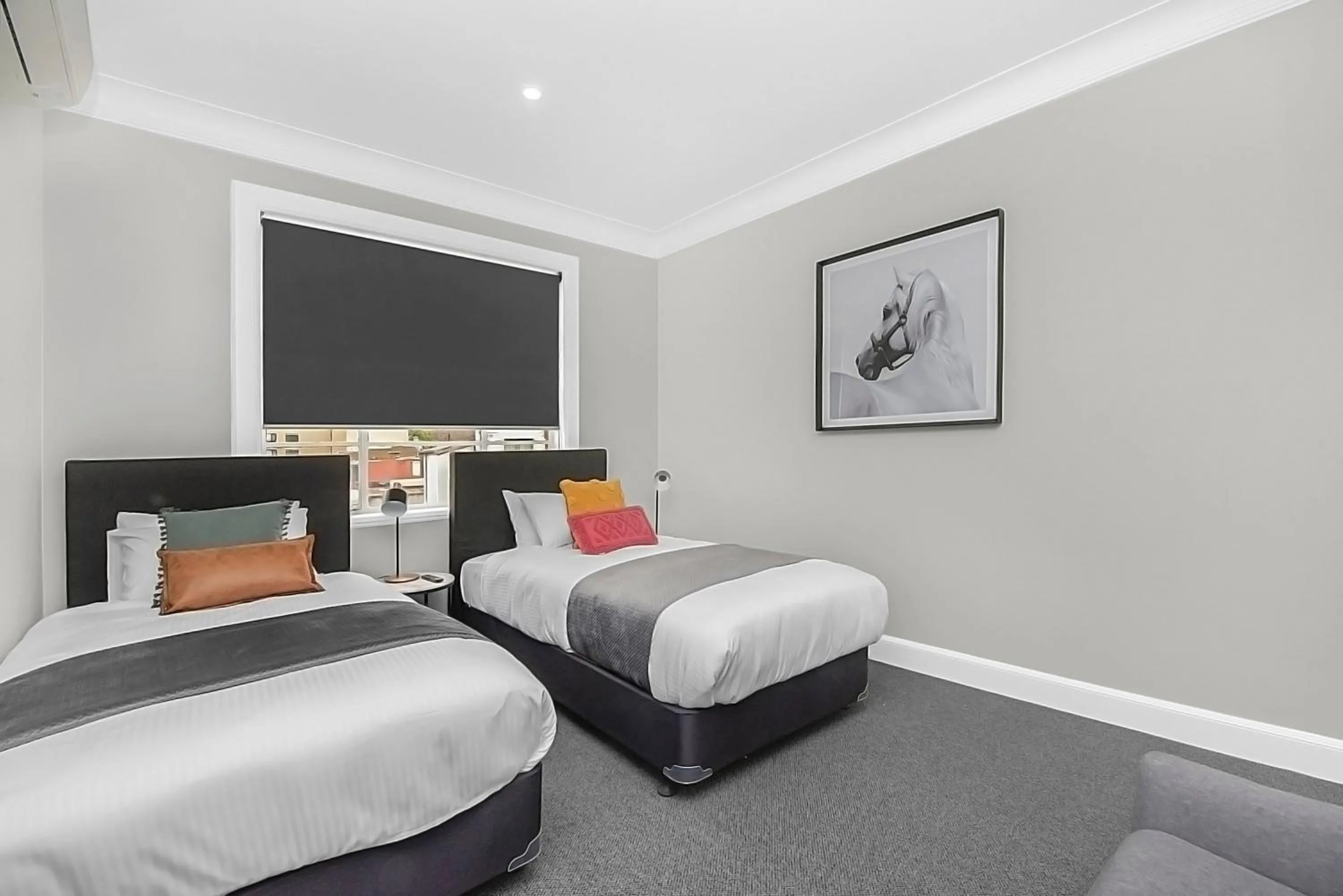 Bed in Horse and Jockey Hotel Homebush