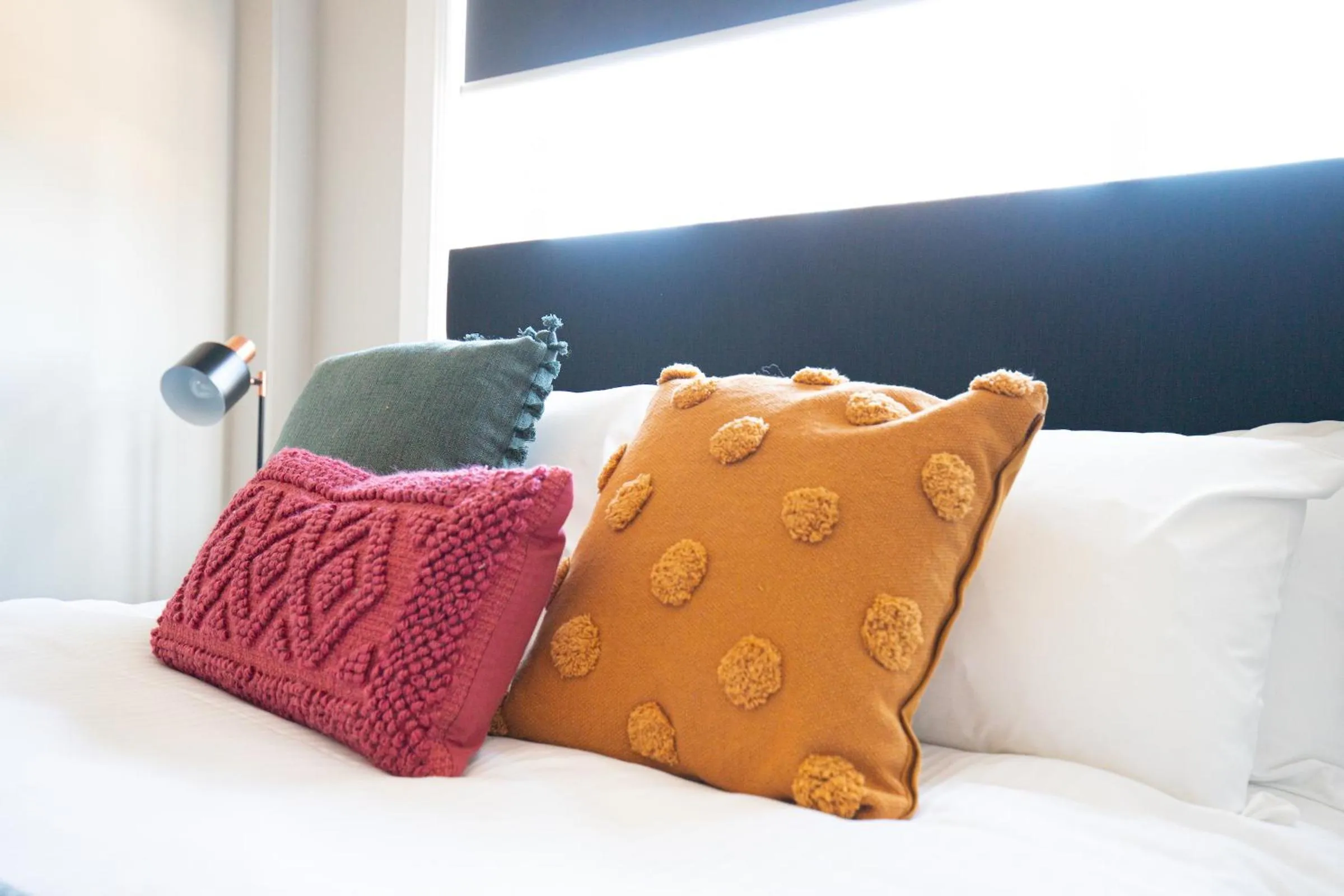 Bed in Horse and Jockey Hotel Homebush