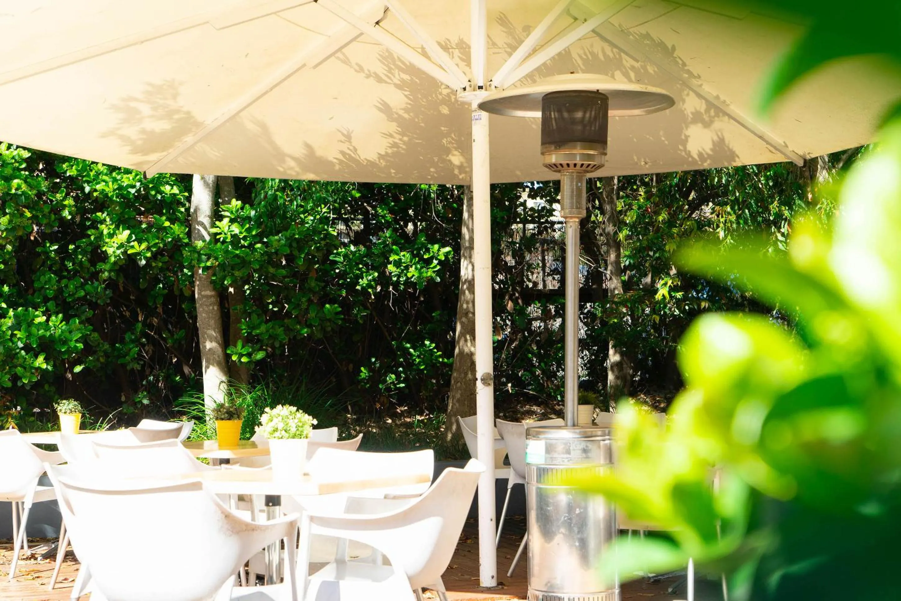 Patio in Horse and Jockey Hotel Homebush