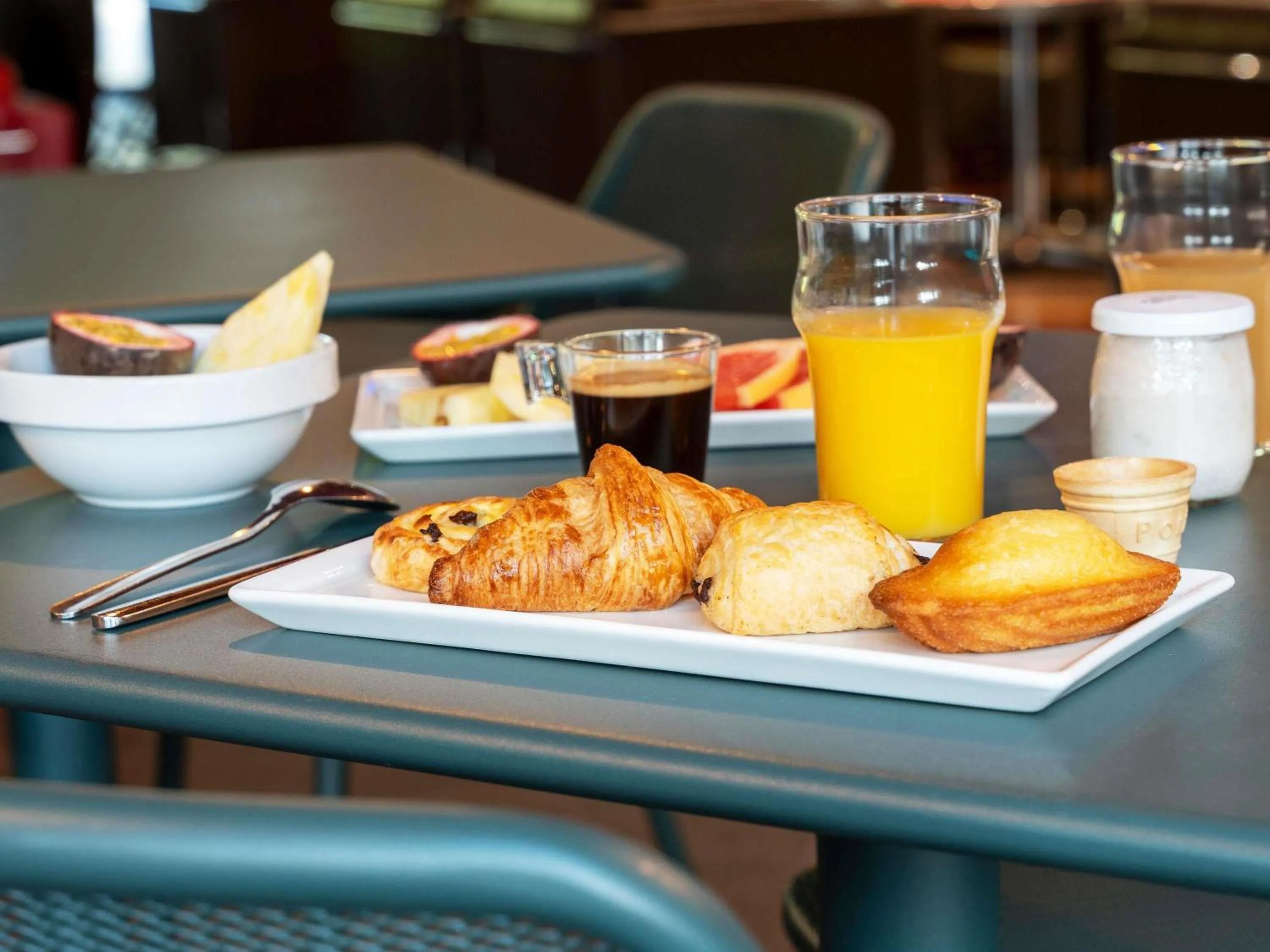 Breakfast in Novotel Suites Nancy Centre