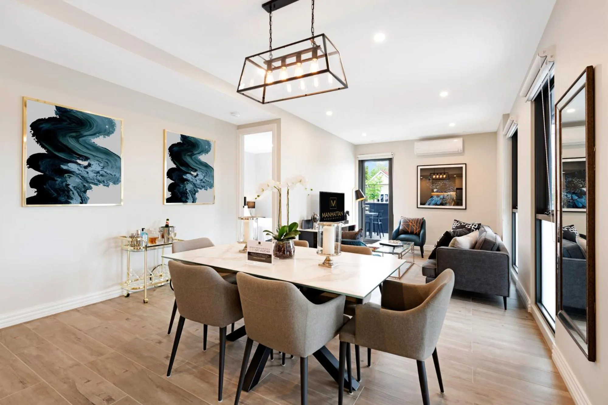 Dining area in Manhattan Apartments - Glen Iris