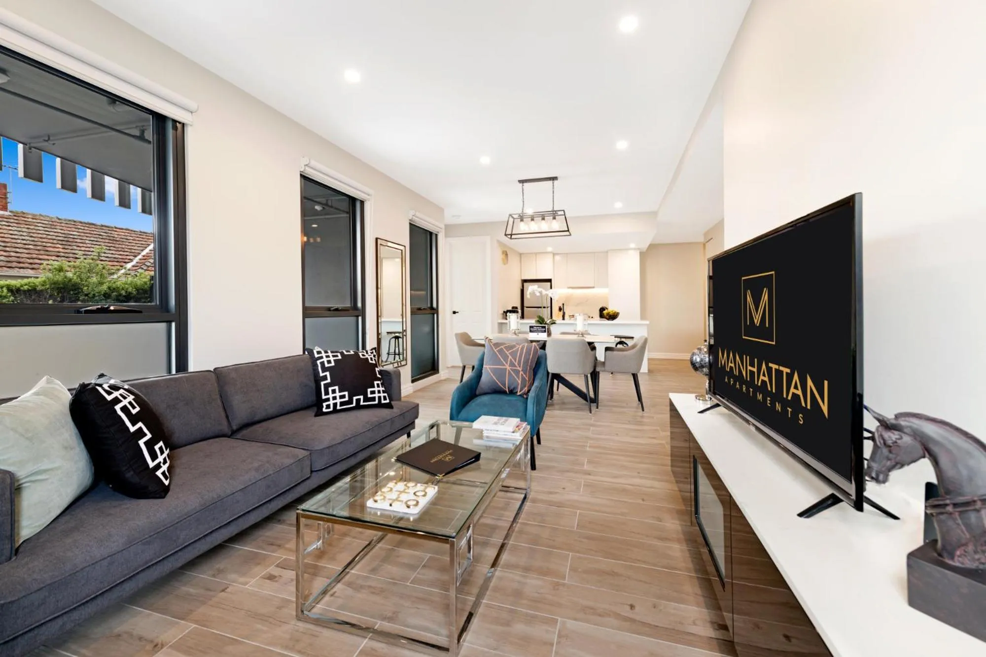 TV and multimedia in Manhattan Apartments - Glen Iris