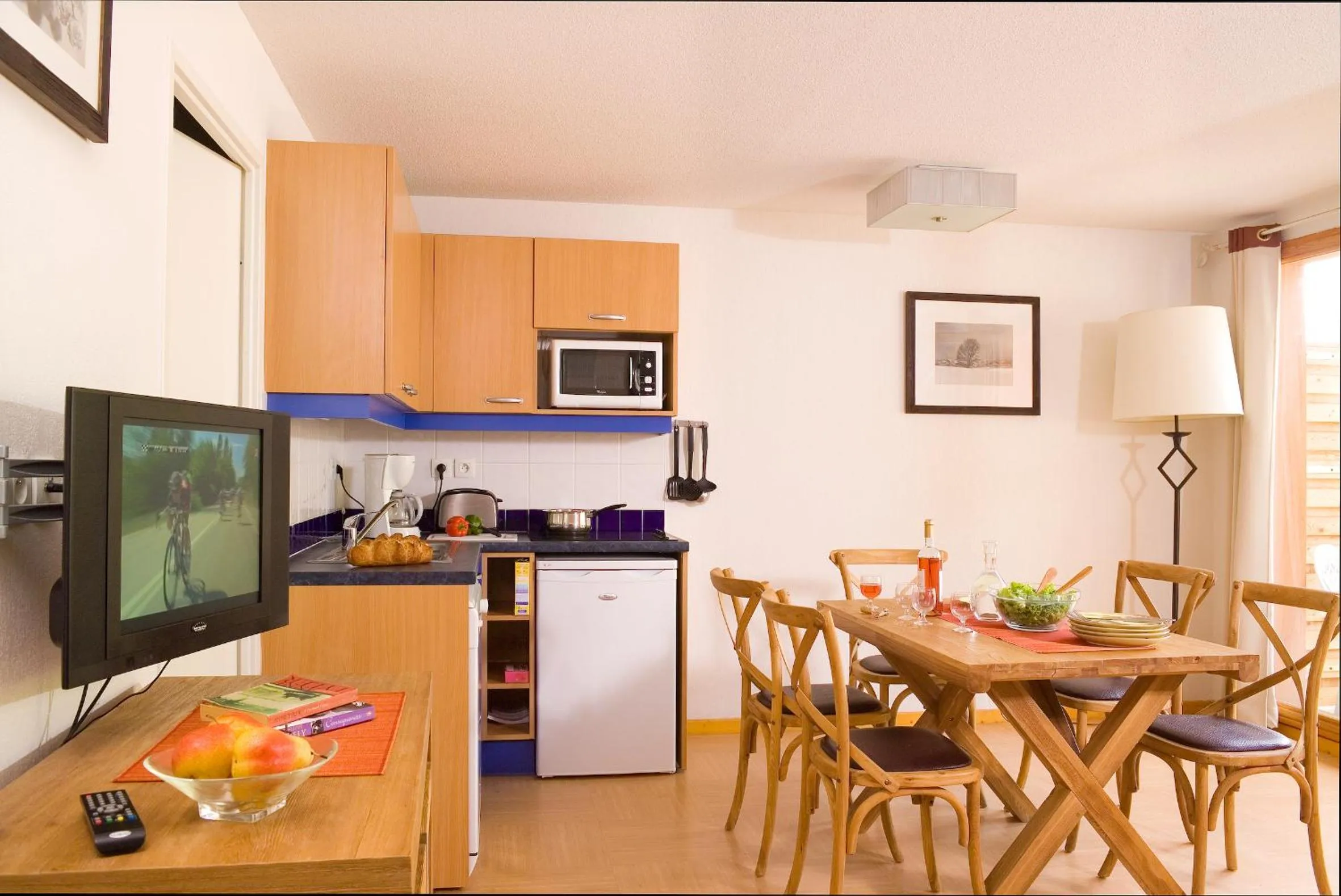 Restaurant/places to eat in Madame Vacances Résidence Le Parc Des Airelles