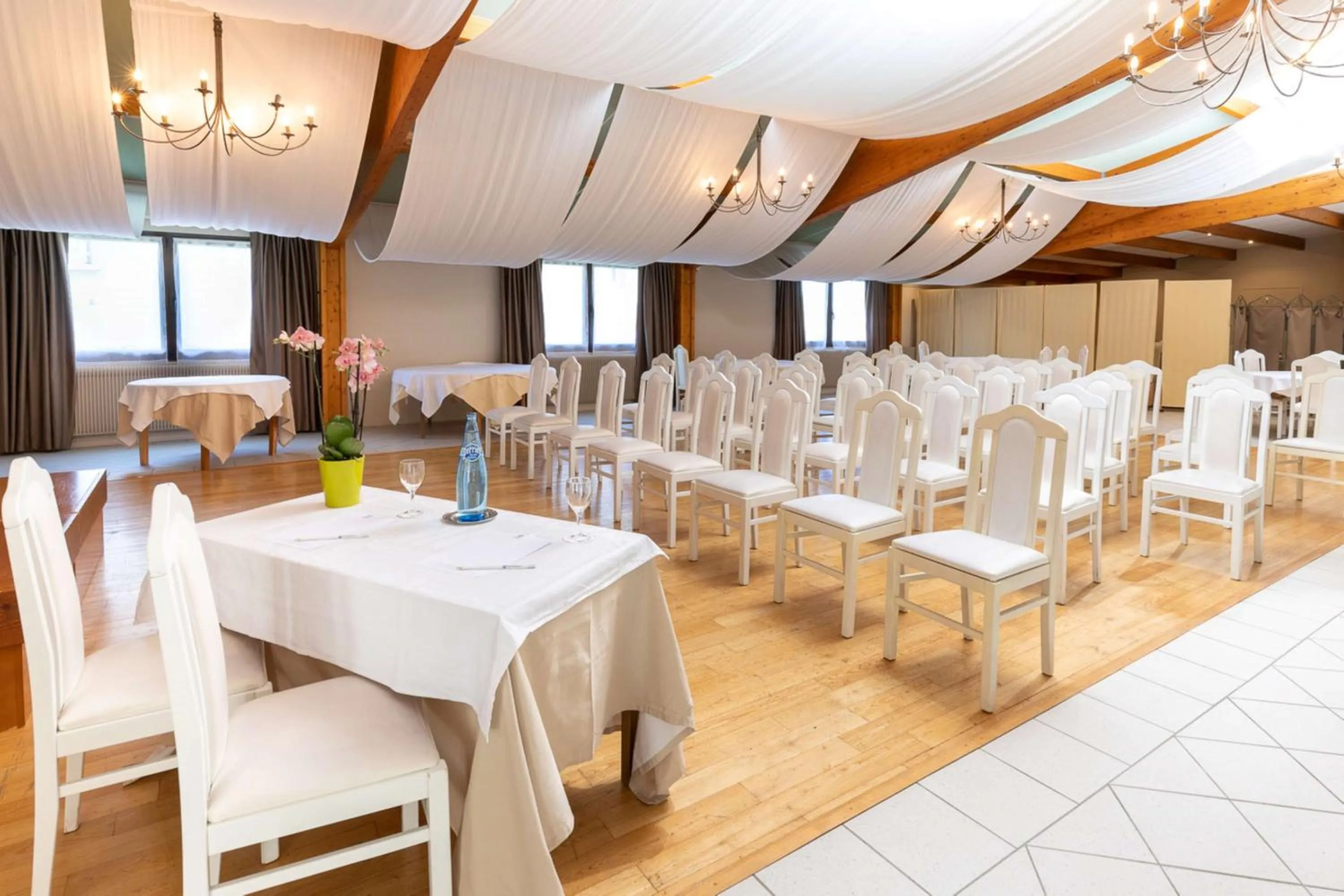 Meeting/conference room in Best Western Le Relais de Laguiole Hôtel & Spa