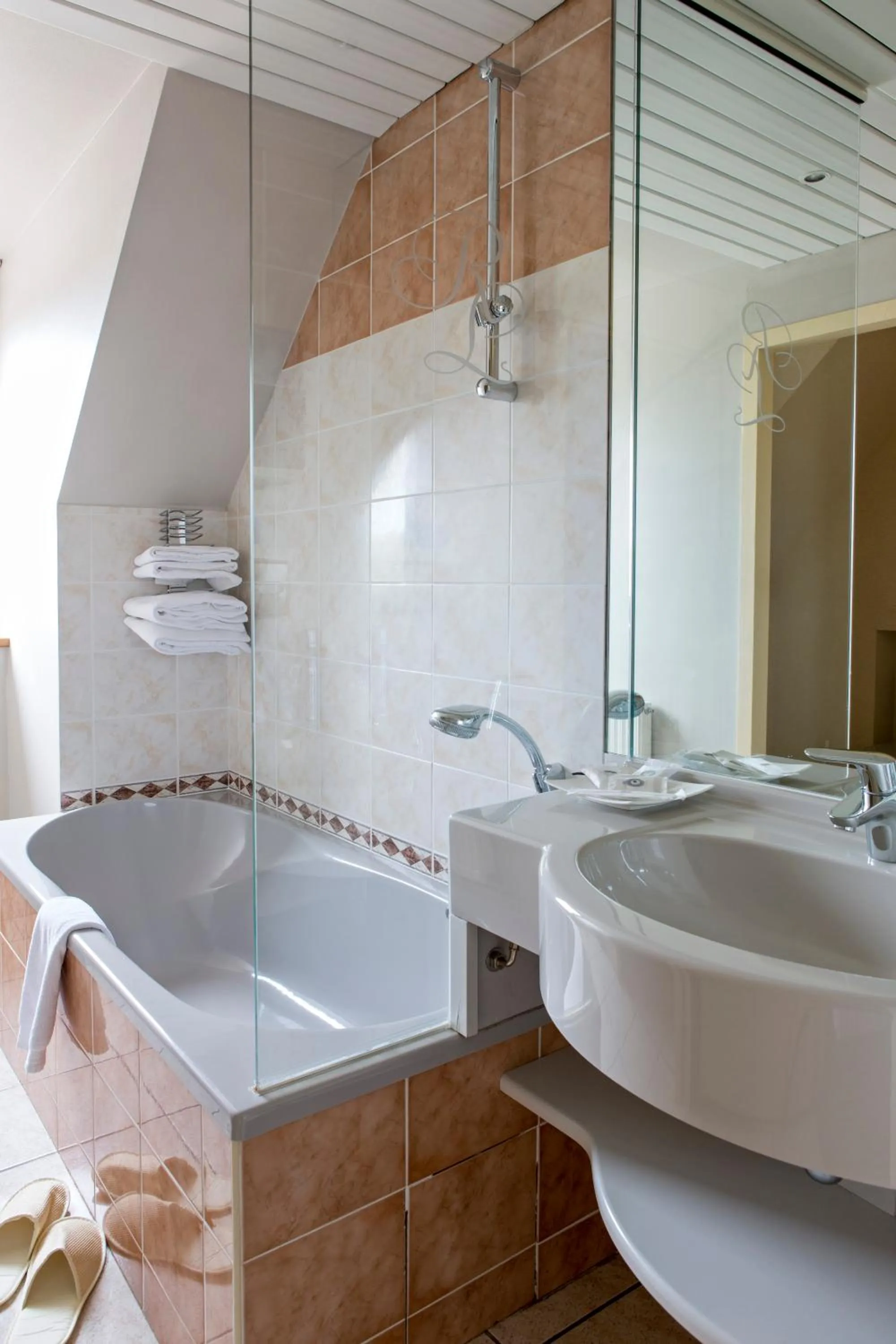 Bathroom in Best Western Le Relais de Laguiole Hôtel & Spa