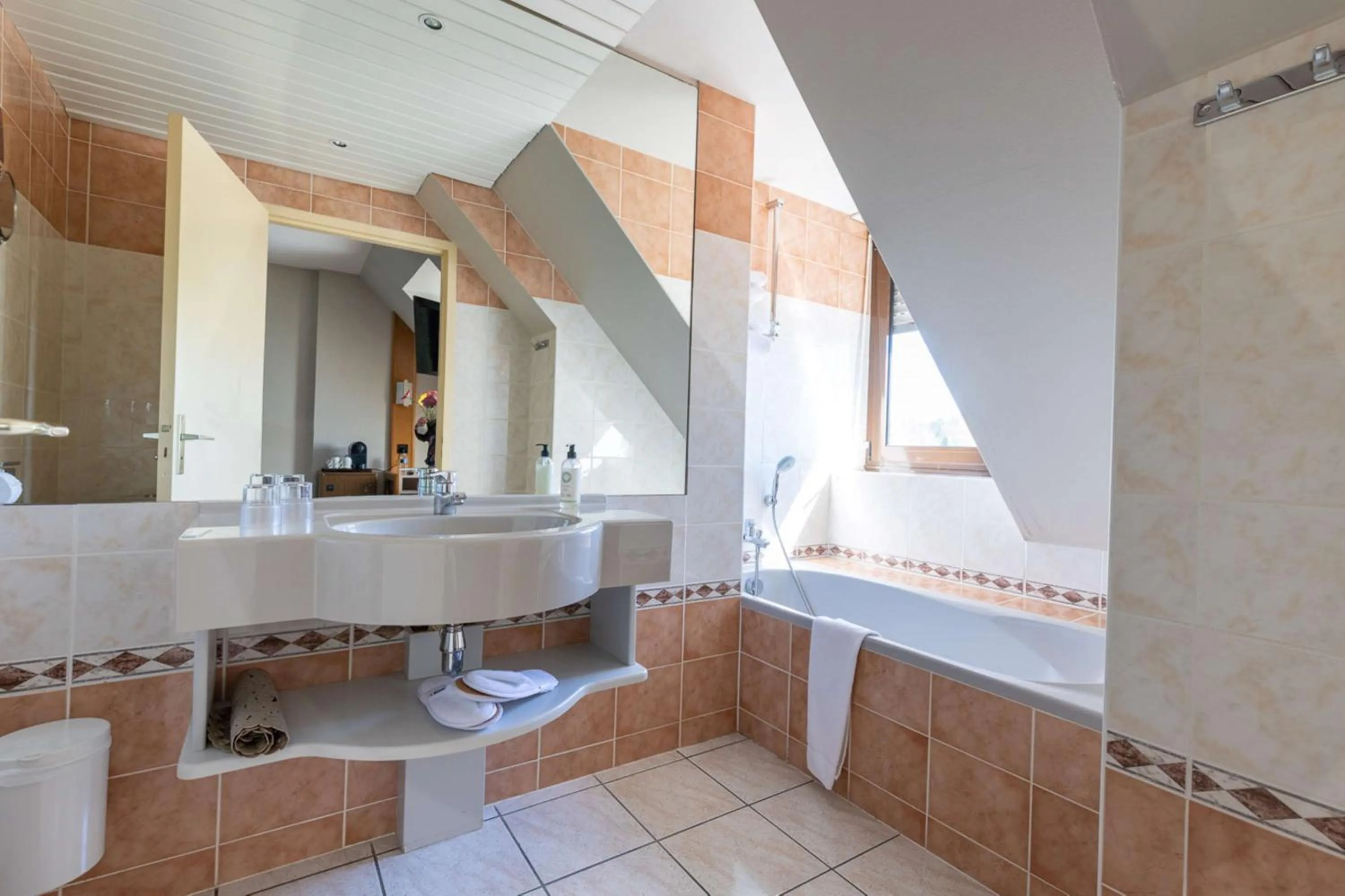 Bathroom in Best Western Le Relais de Laguiole Hôtel & Spa