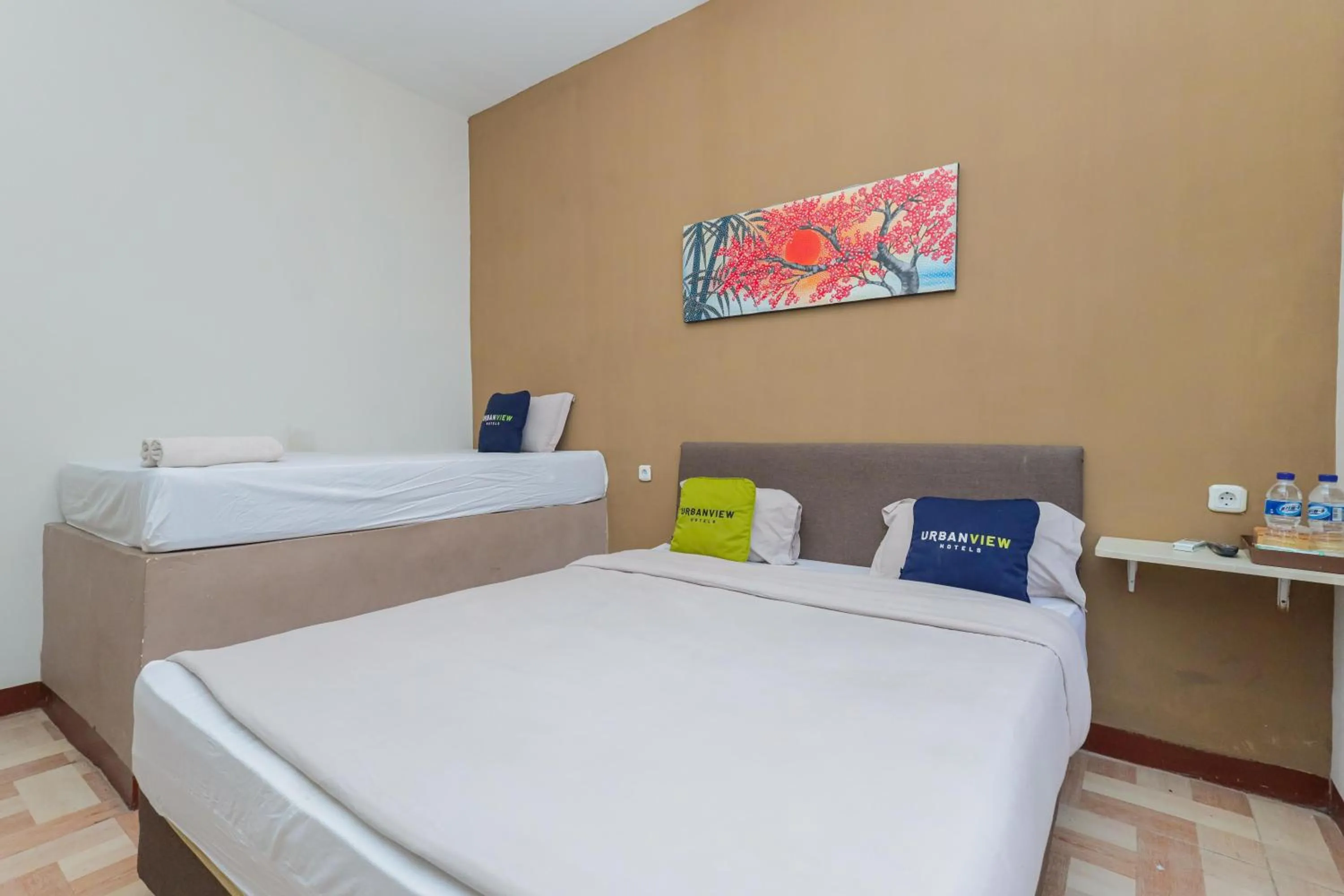 Bedroom, Bed in Urbanview Hotel Syariah Near Gelora Delta Sidoarjo