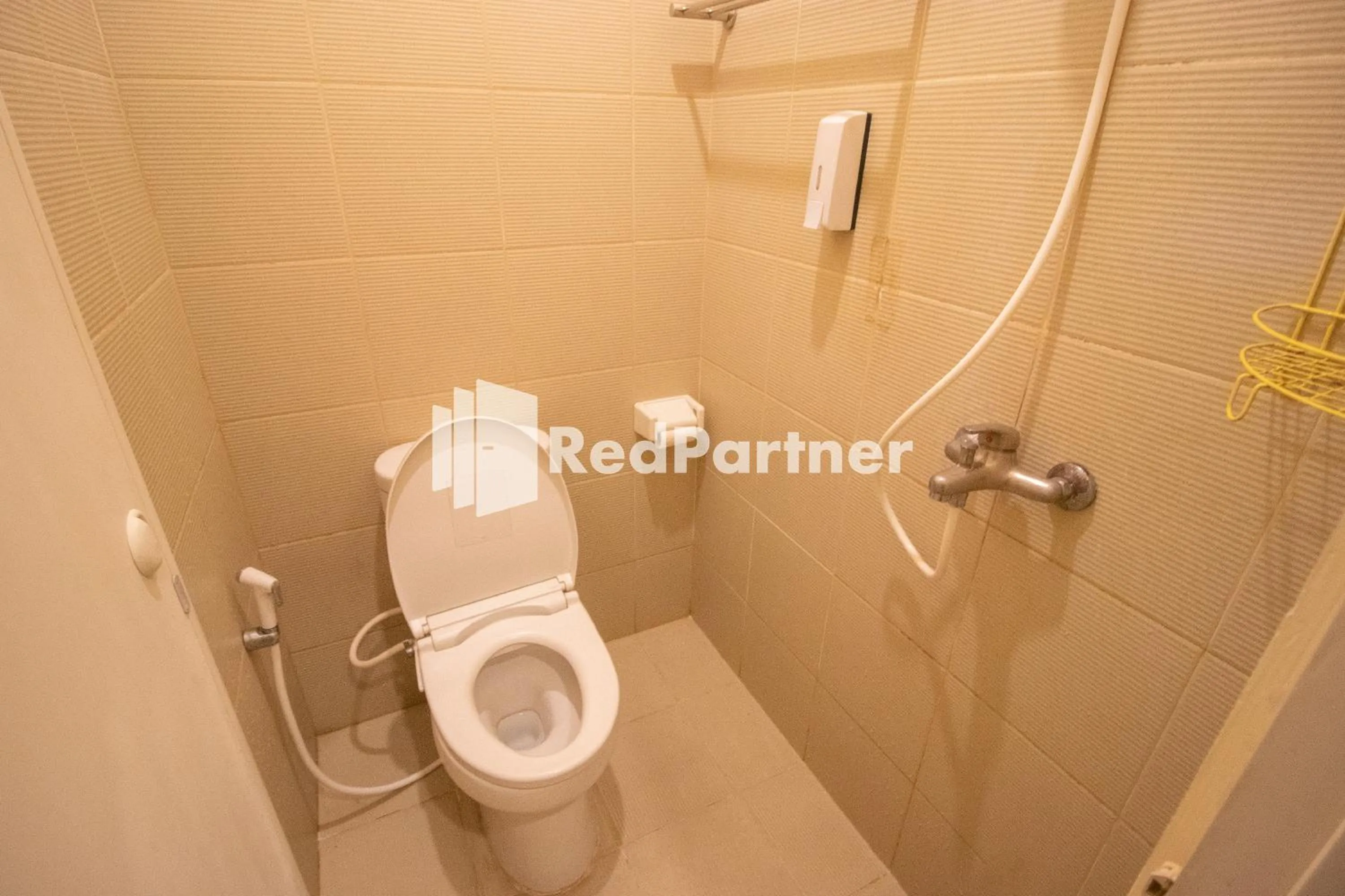 Bathroom in Griya Damai Syariah Yogyakarta Mitra RedDoorz