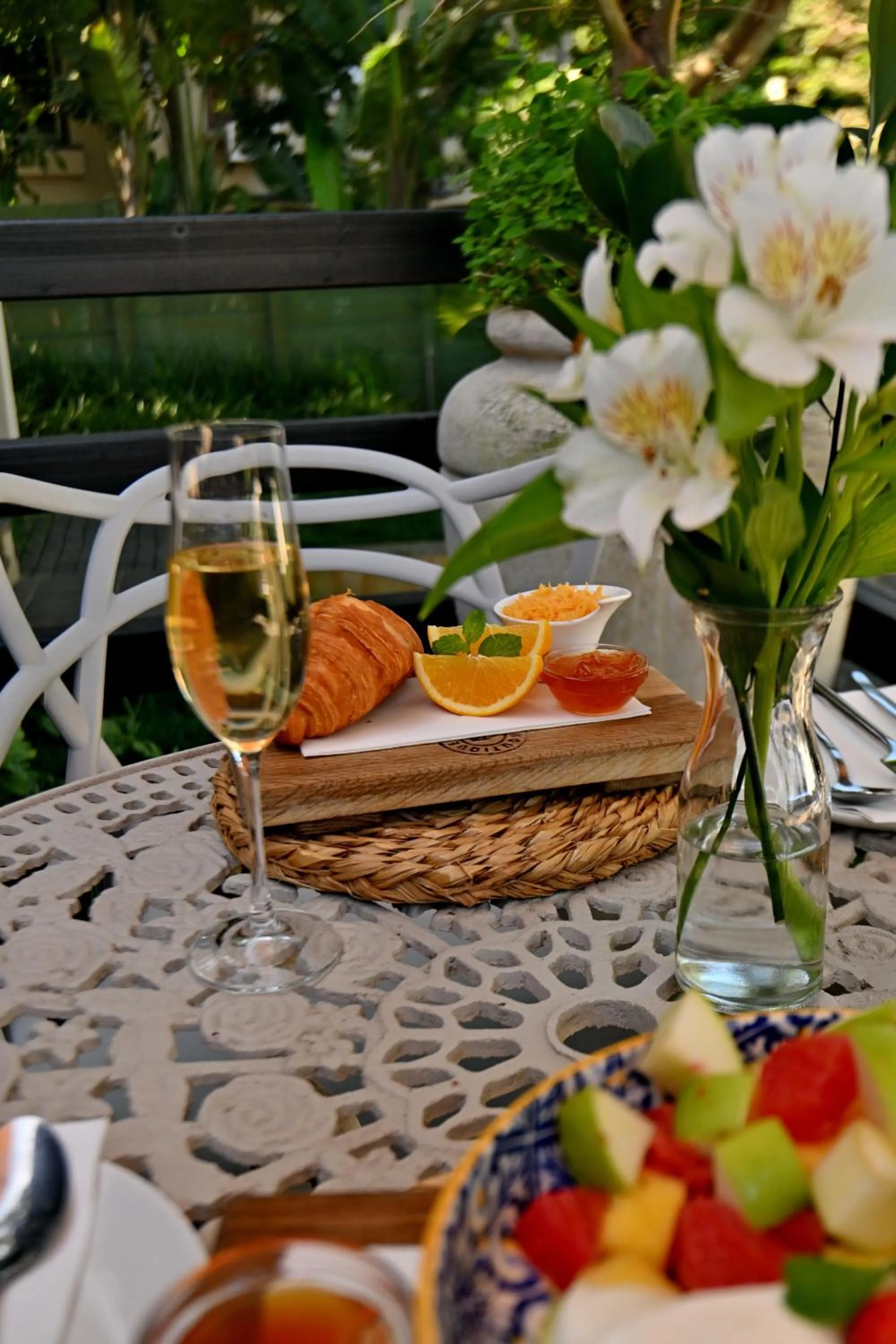 Breakfast in La Perle