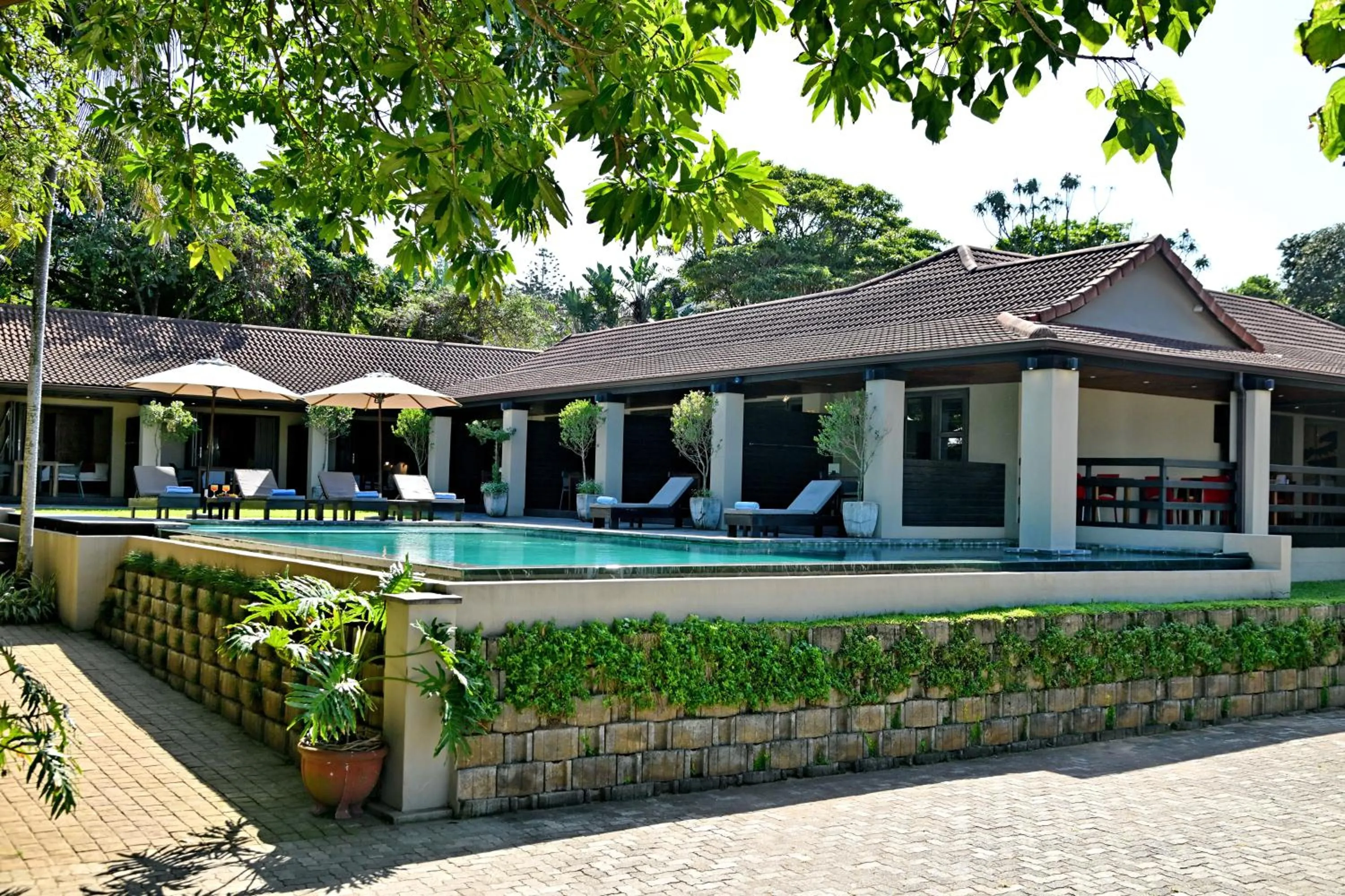 Property building in La Perle