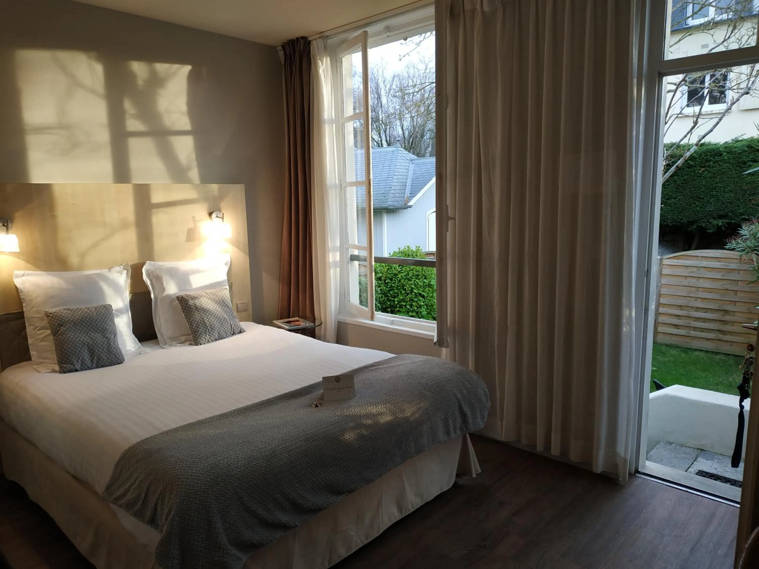 Bedroom, Bed in L'Hôtel Particulier Ascott