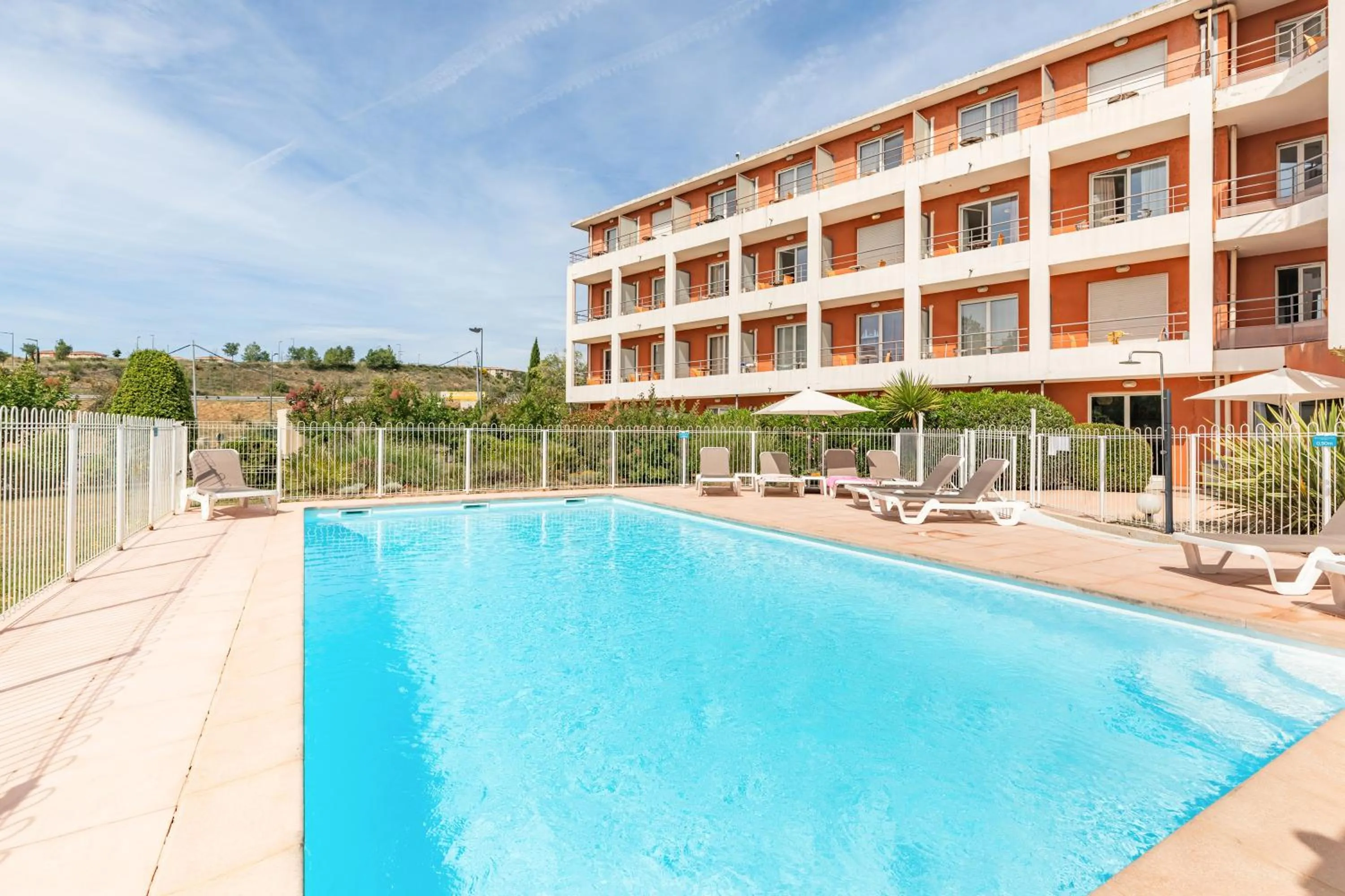 Summer in Appart'City Classic Aix-en-Provence - La Duranne