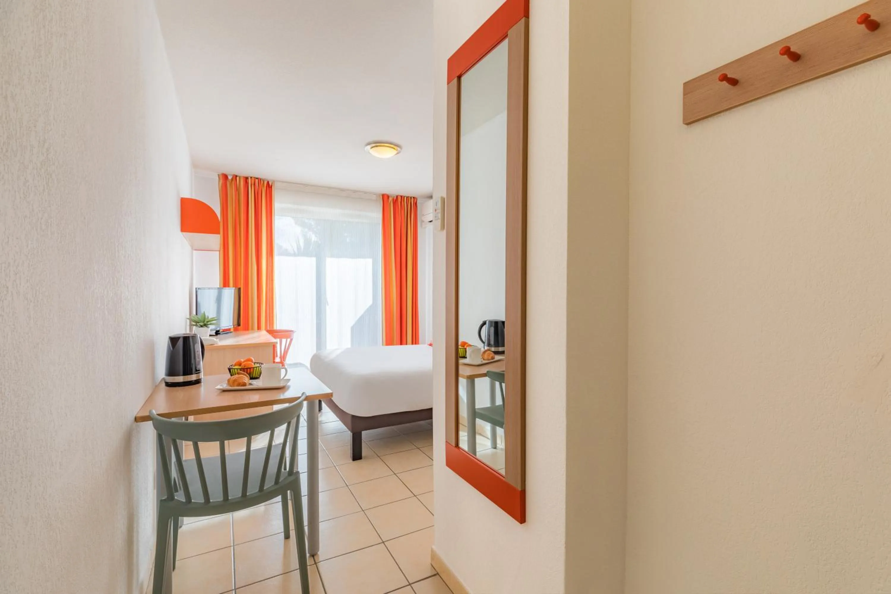 Bed in Appart'City Classic Aix-en-Provence - La Duranne
