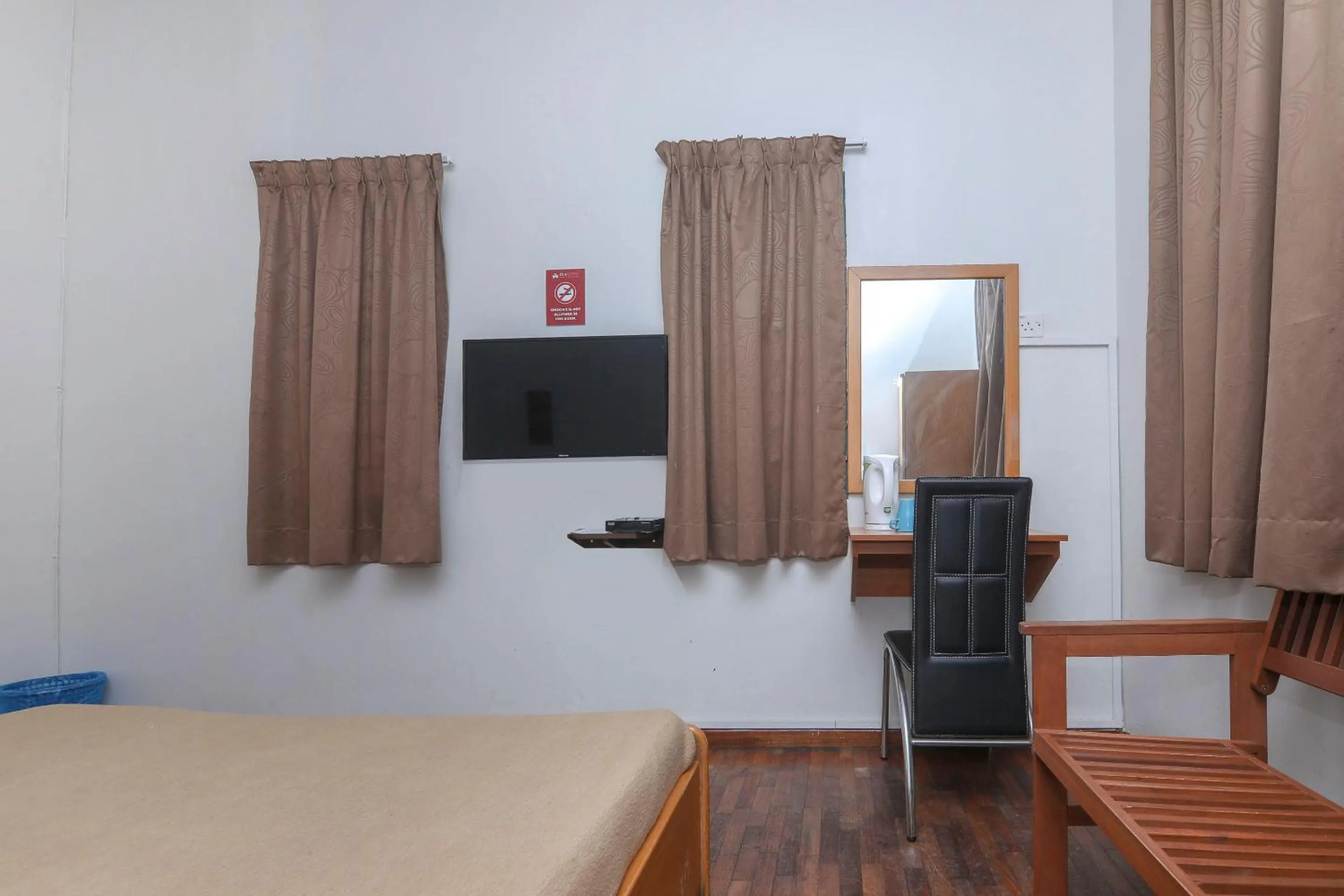 Bedroom, Bed in SPOT ON 89789 Hotel Check In 2