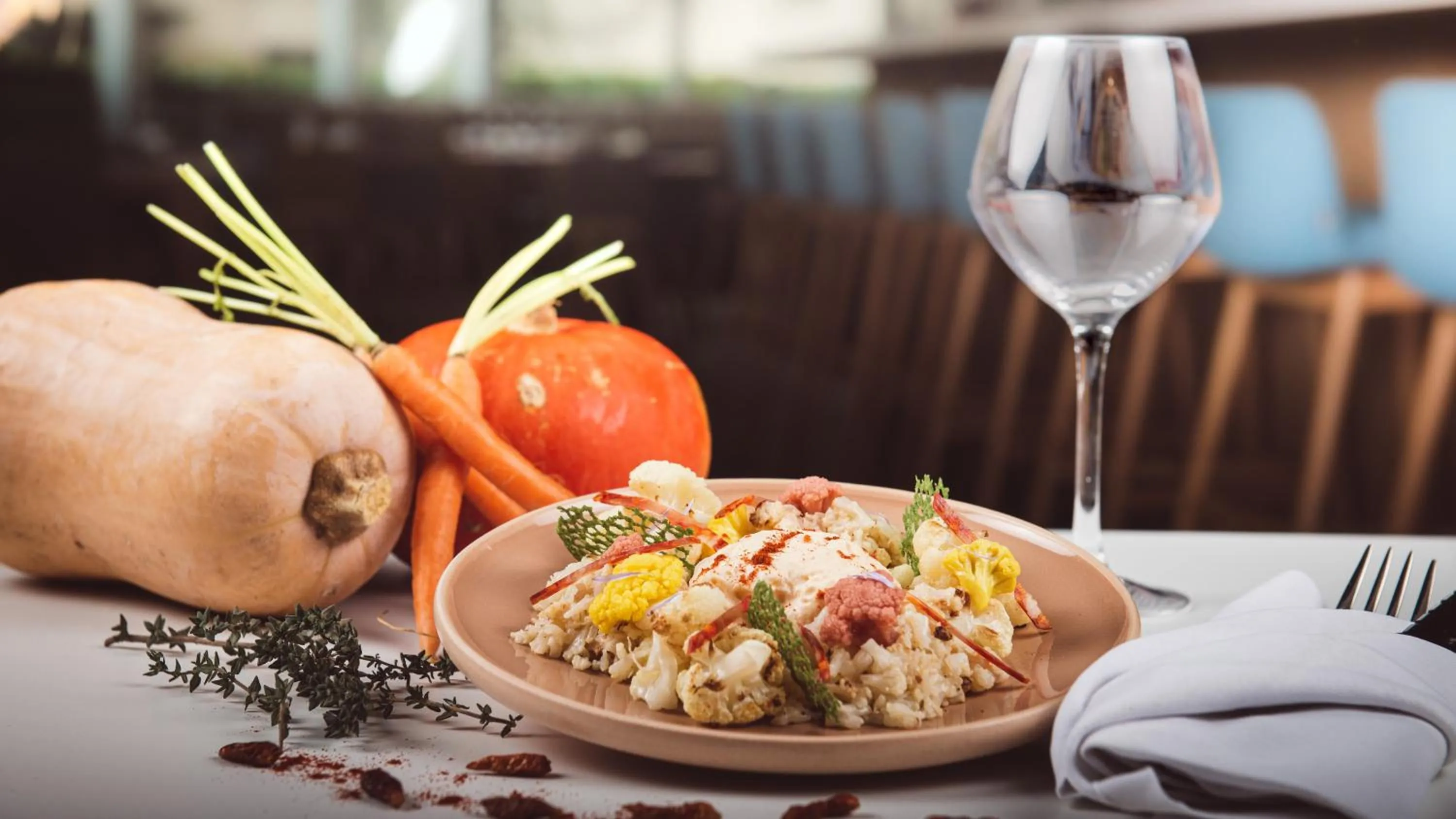 Restaurant/places to eat in Holiday Inn Clermont Ferrand Centre by IHG