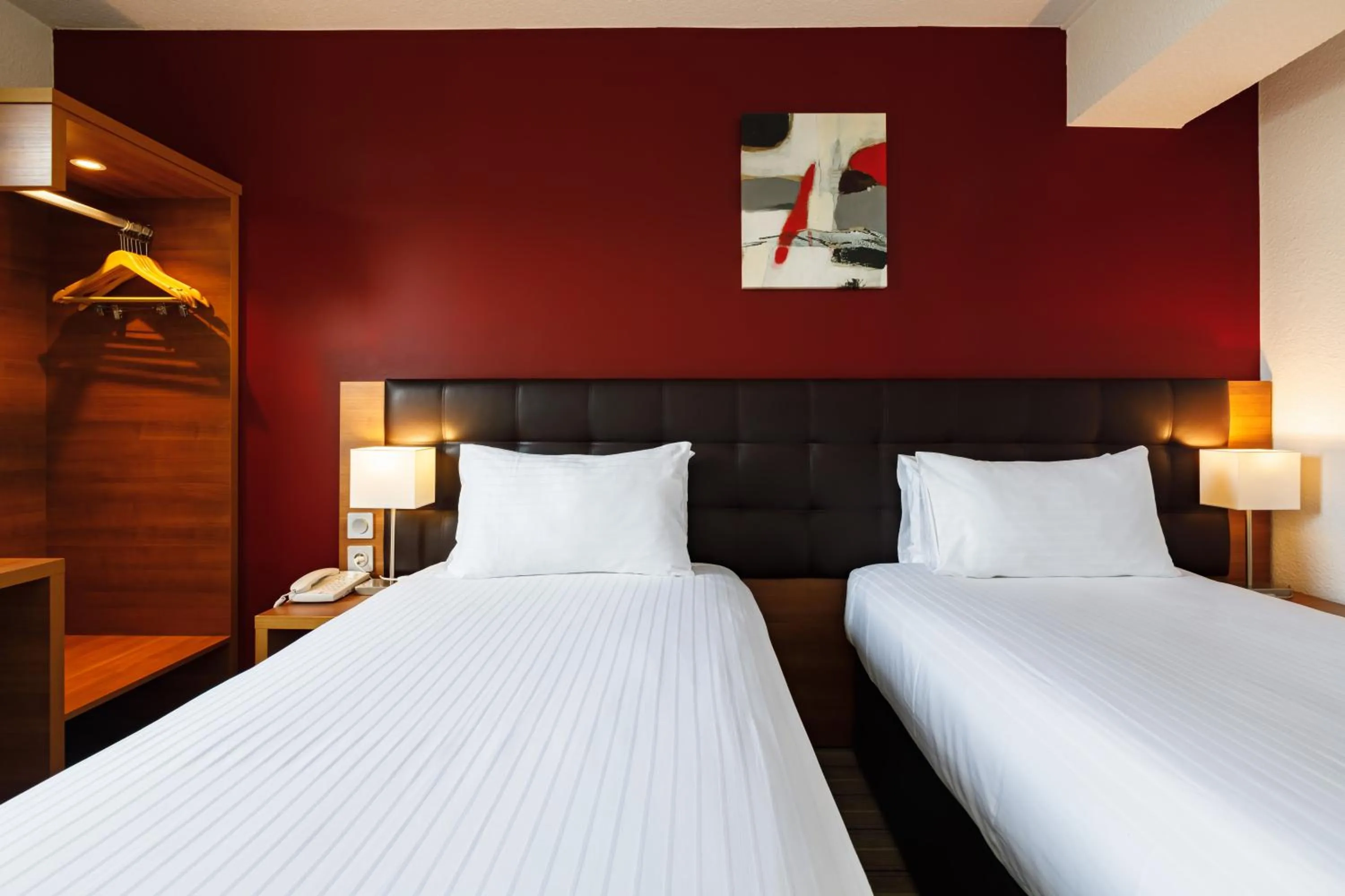 Bedroom, Bed in Holiday Inn Clermont Ferrand Centre by IHG