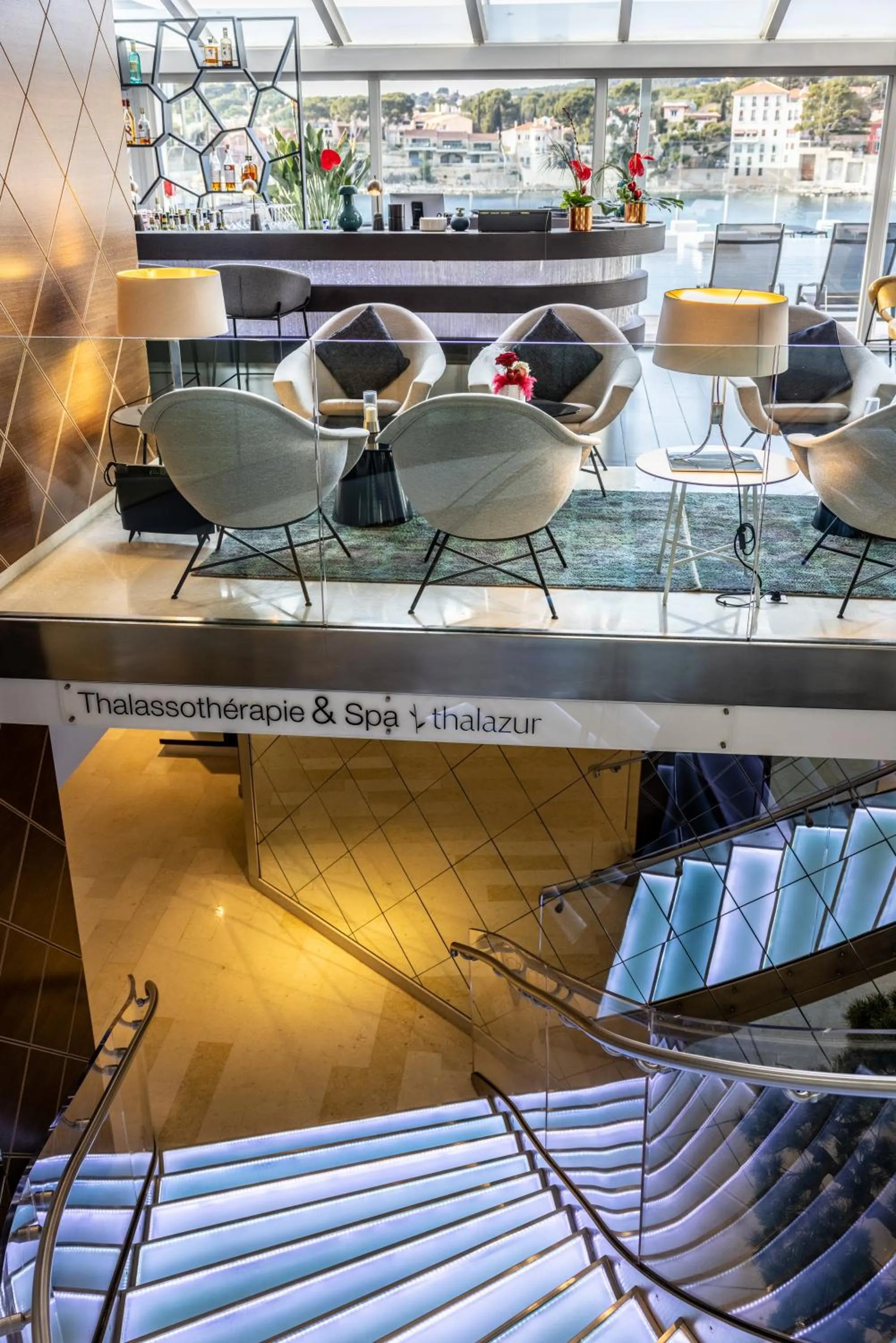 Lounge or bar in Thalazur Bandol Ile Rousse - Hôtel & Spa