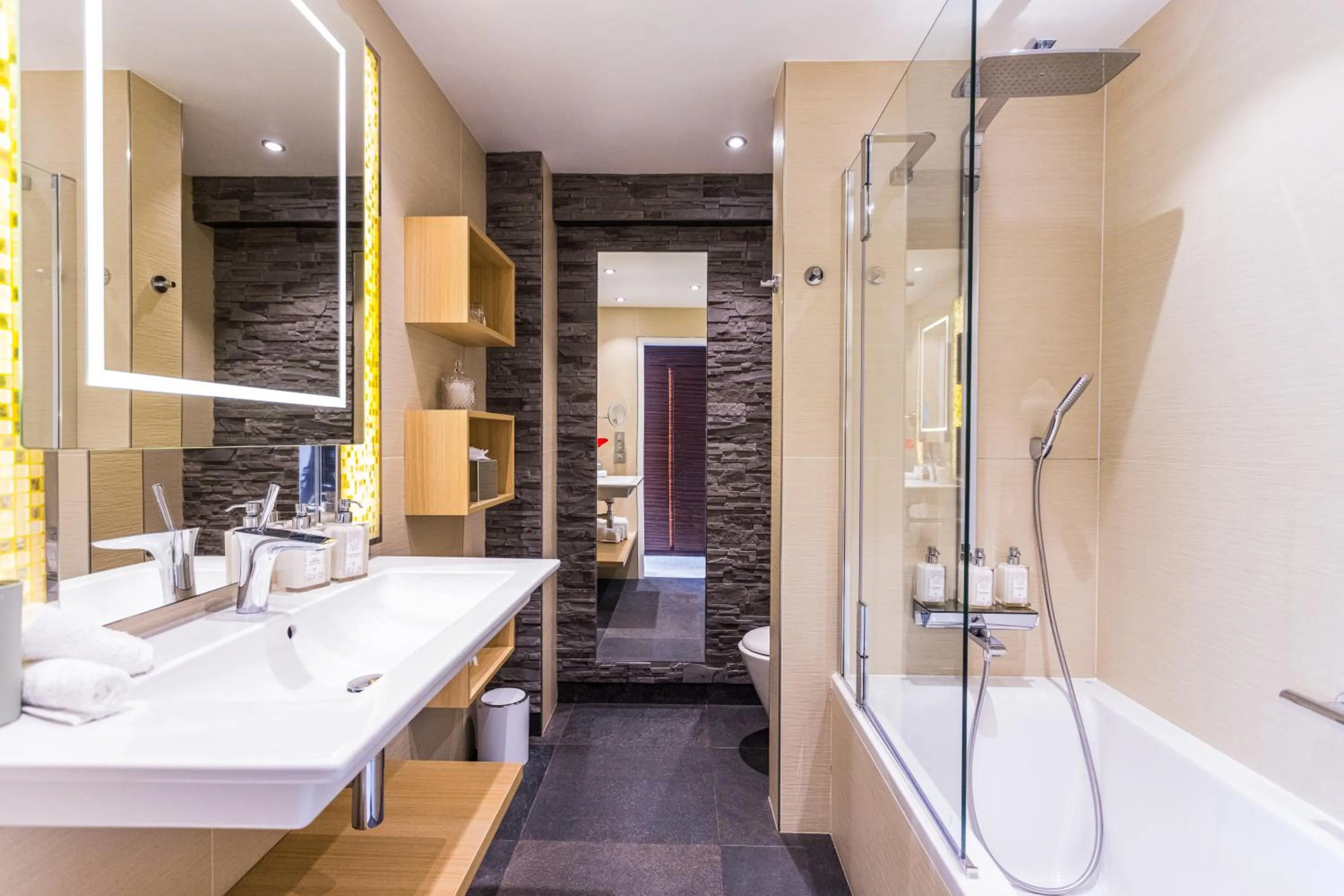 Bathroom in Thalazur Bandol Ile Rousse - Hôtel & Spa