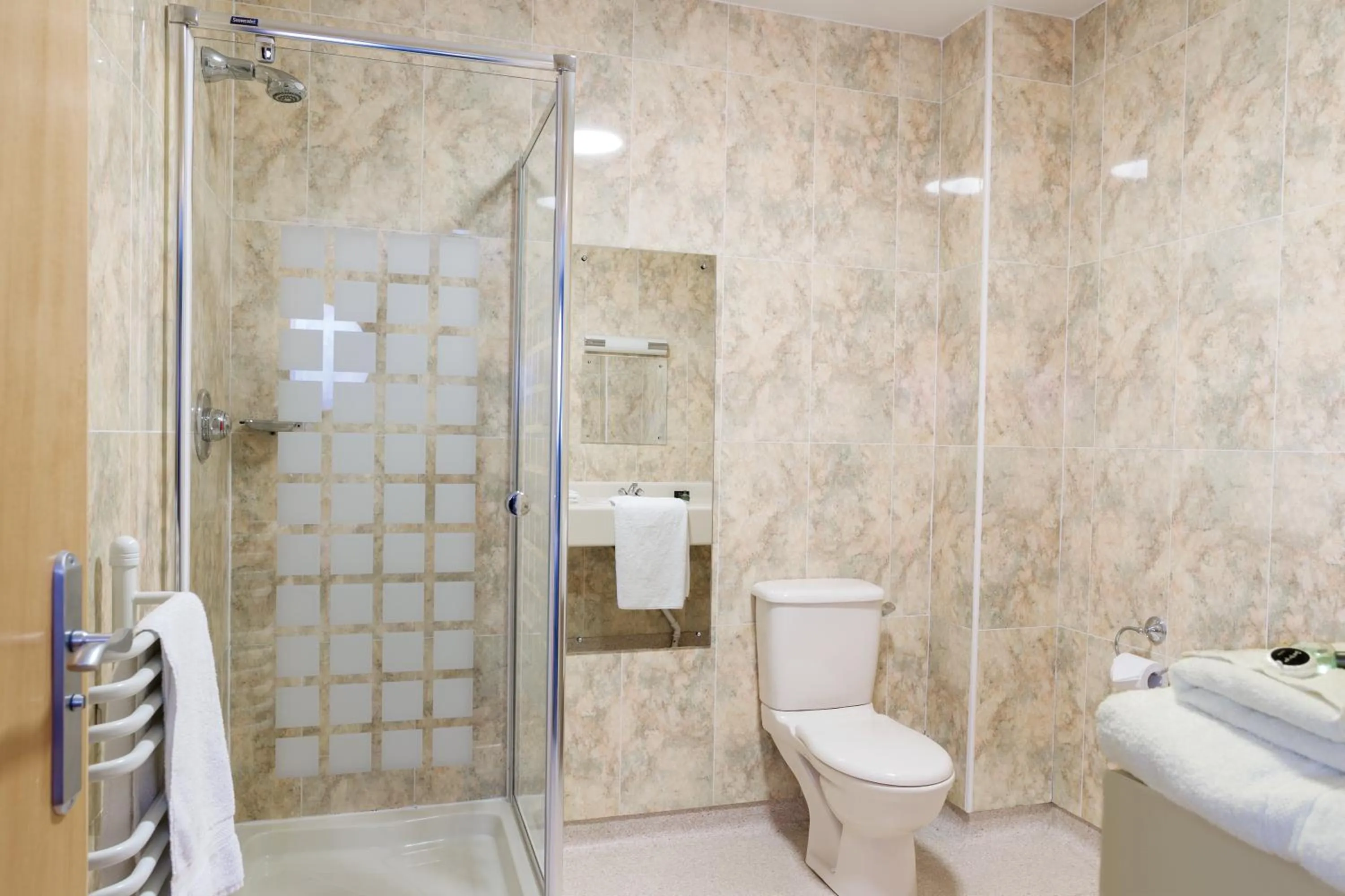 Bathroom in Burntwood Court Hotel