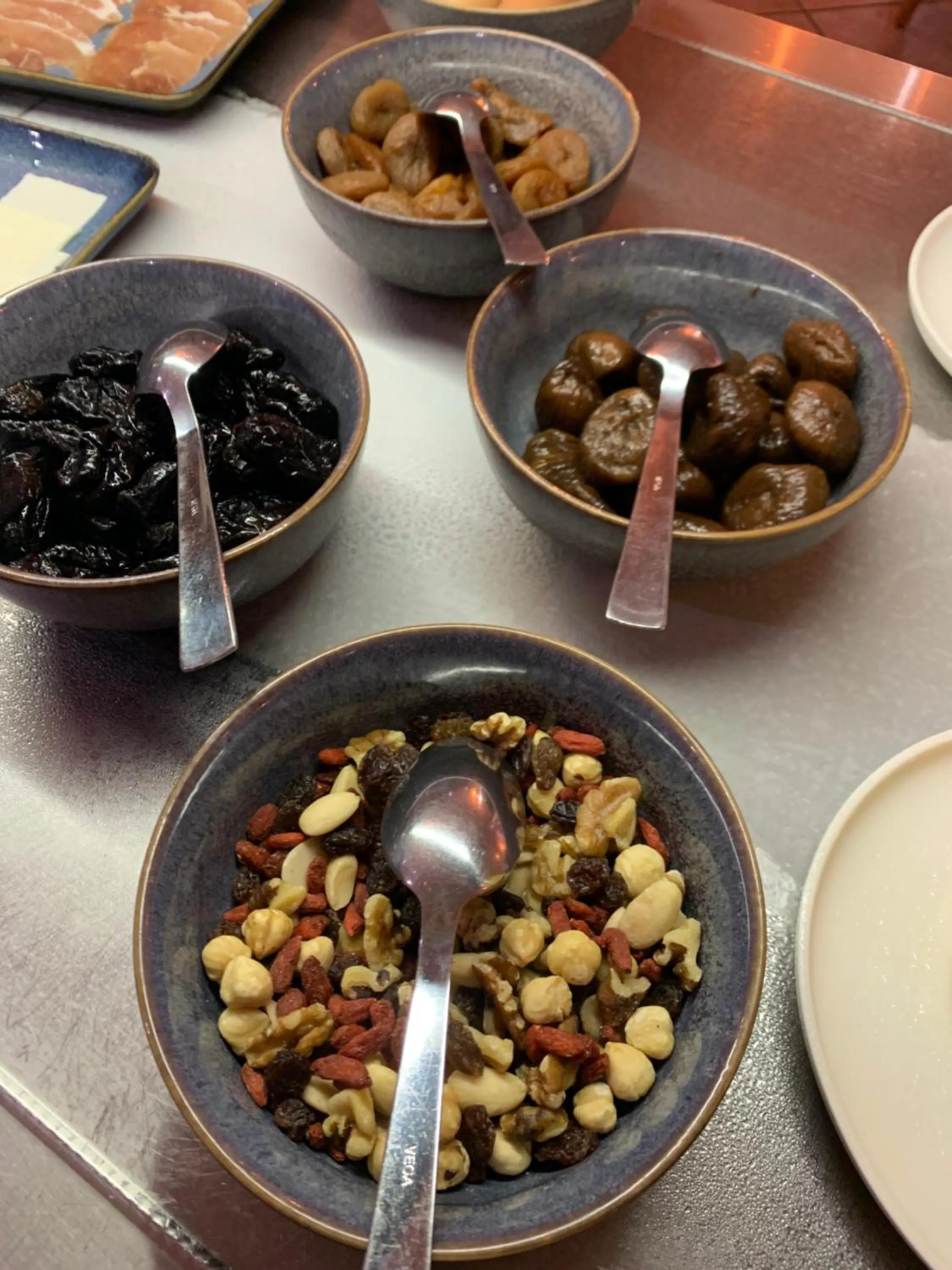 Food and drinks in Le Regina Hôtel et restaurant Canet-plage