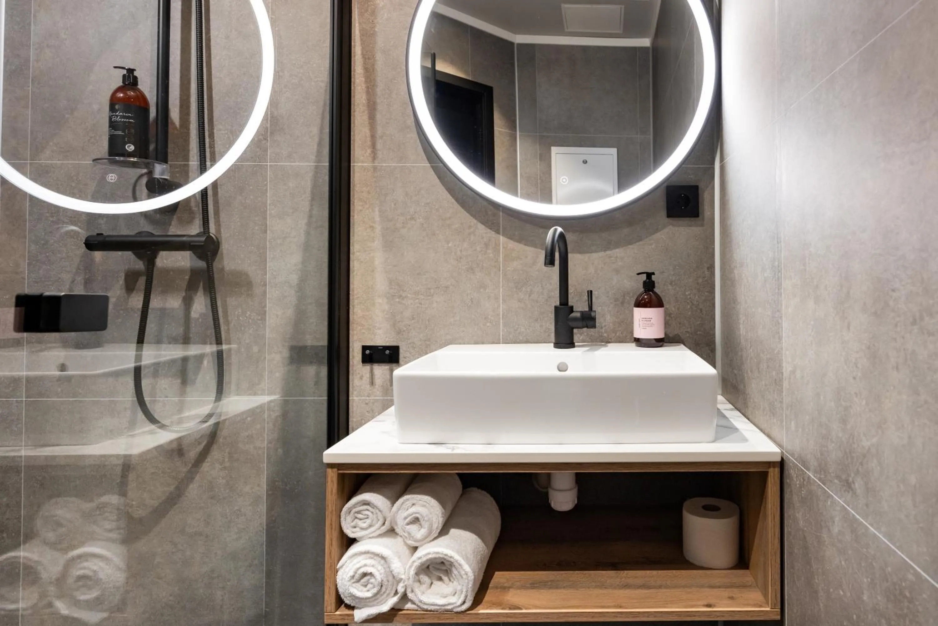 Shower in Stryn House Hotel