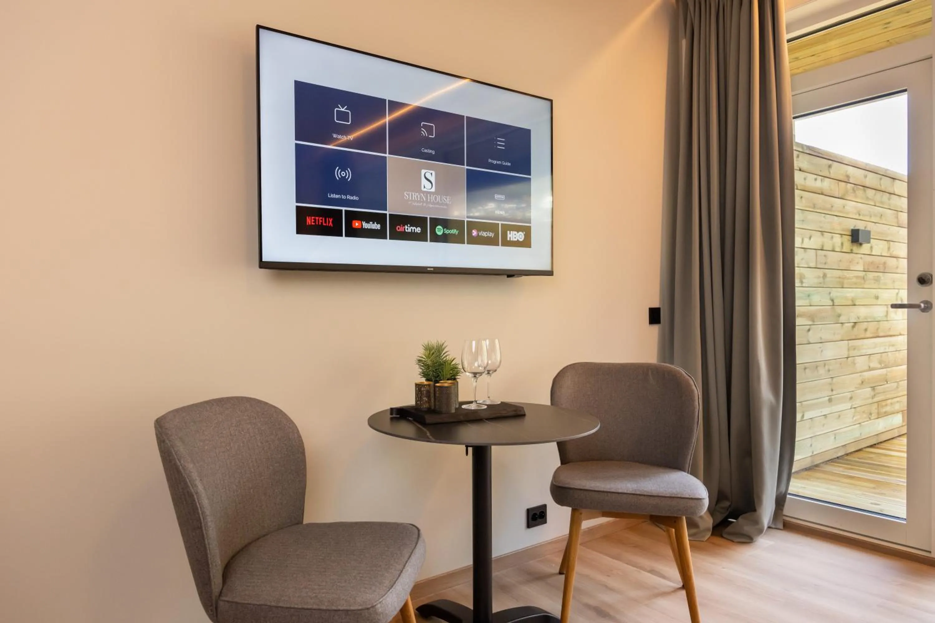 TV and multimedia in Stryn House Hotel