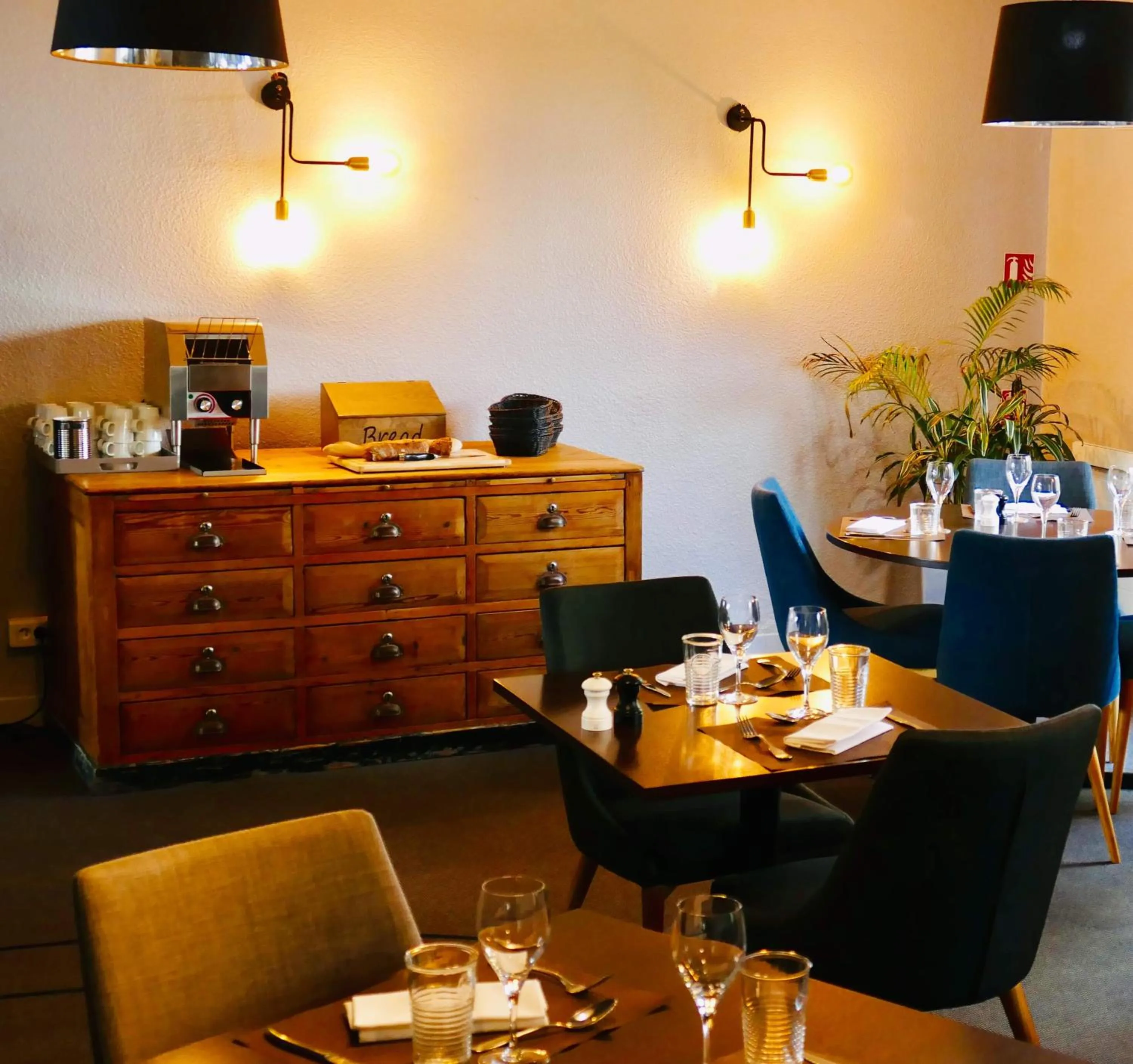 Restaurant/places to eat in Sure Hotel by Best Western Châteauroux