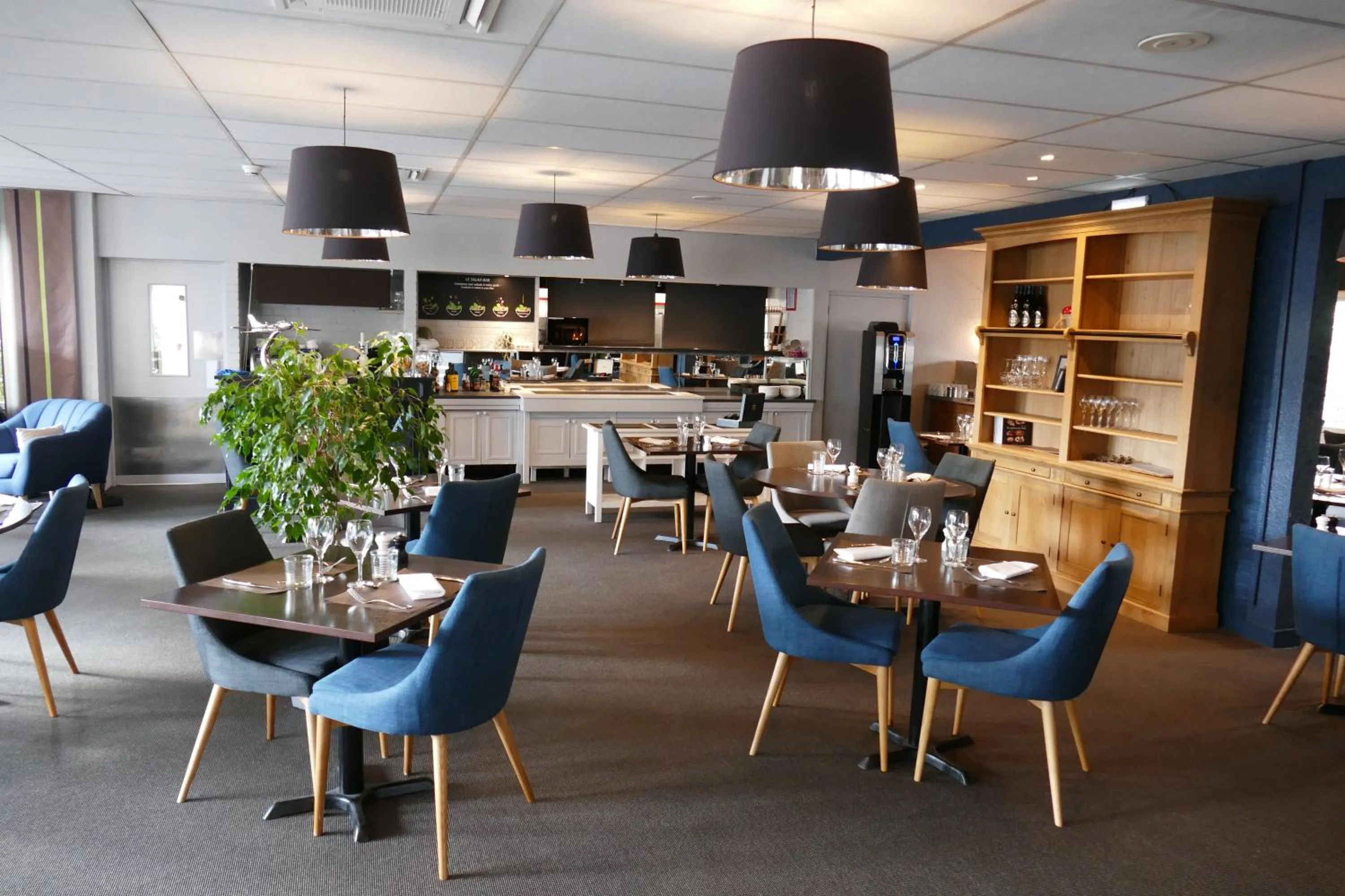 Restaurant/places to eat in Sure Hotel by Best Western Châteauroux
