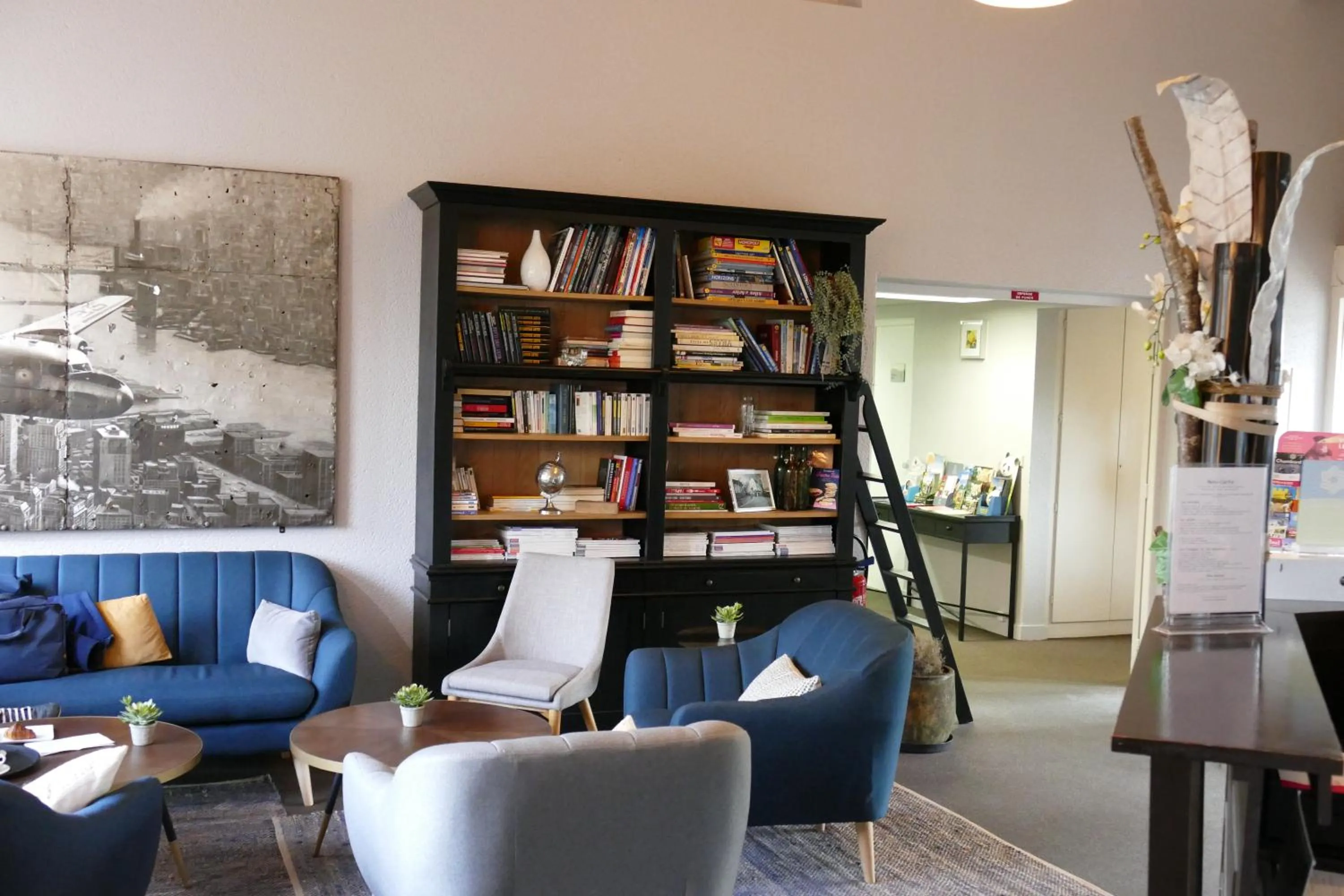 Library in Sure Hotel by Best Western Châteauroux