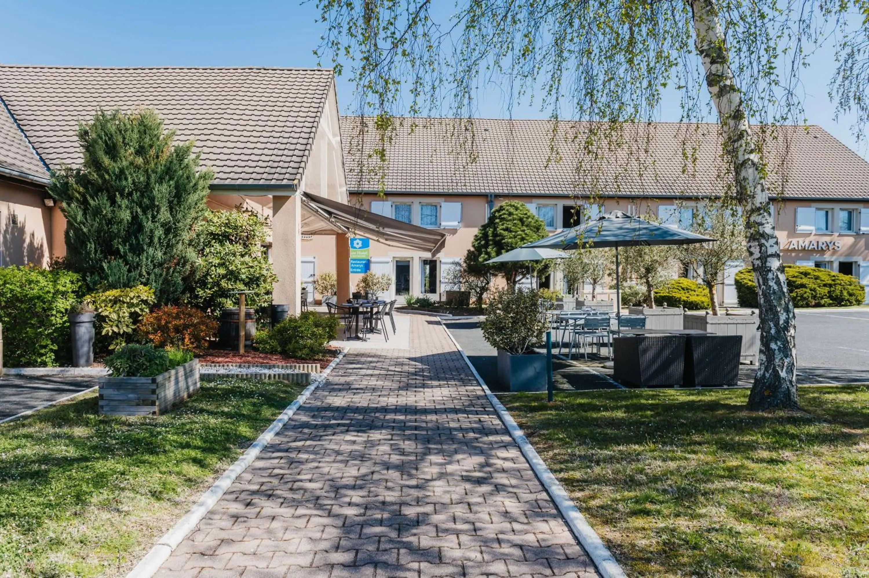 Property building in Sure Hotel by Best Western Châteauroux