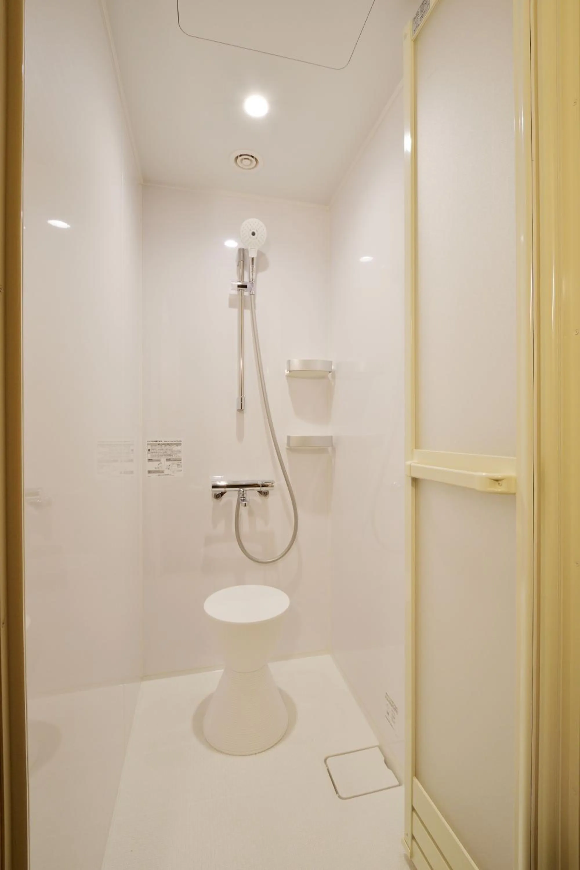 Shower in THE CHELSEA BREATH