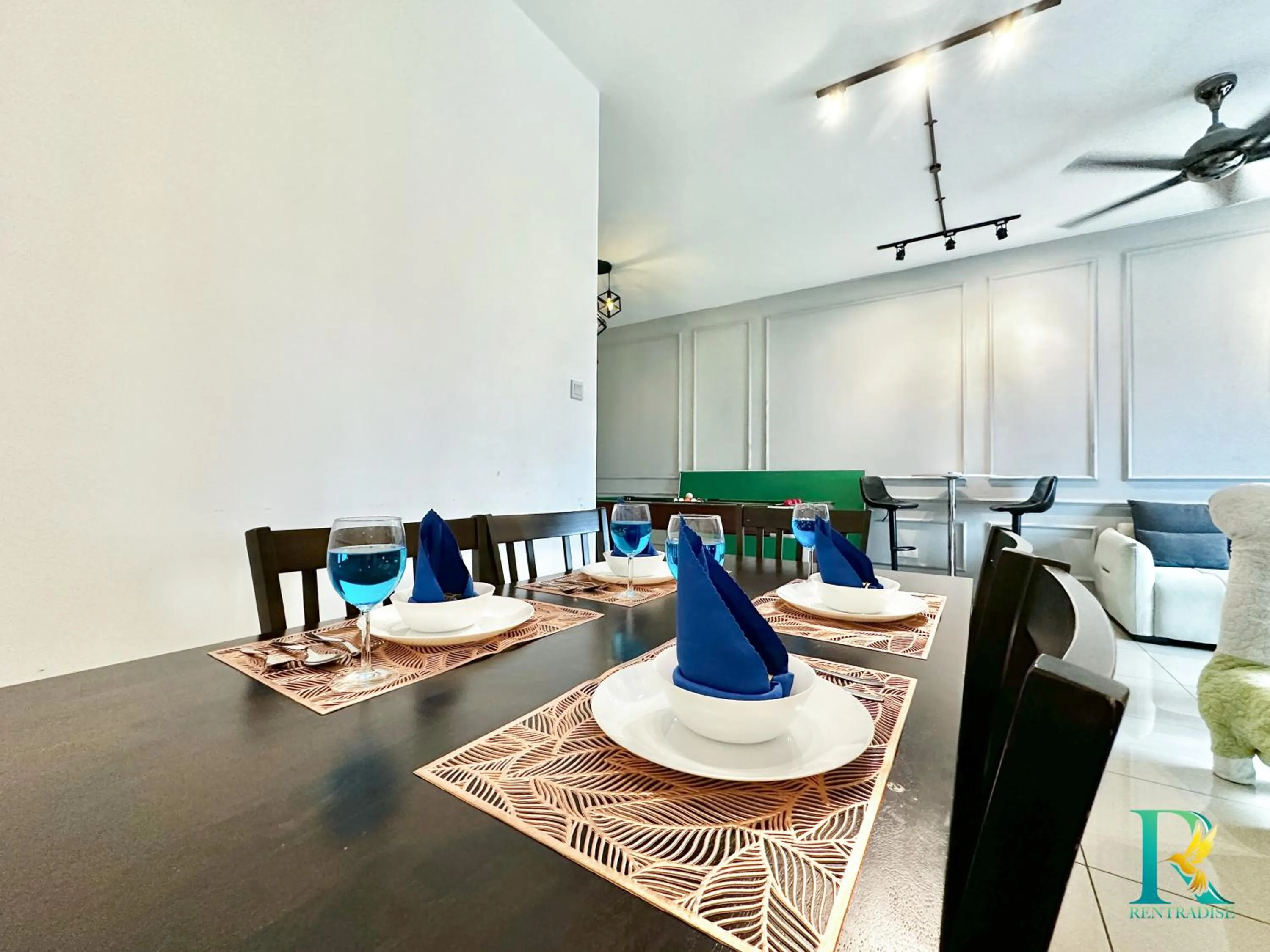 Dining area in Seasons Luxury Apartment By RR JBcity