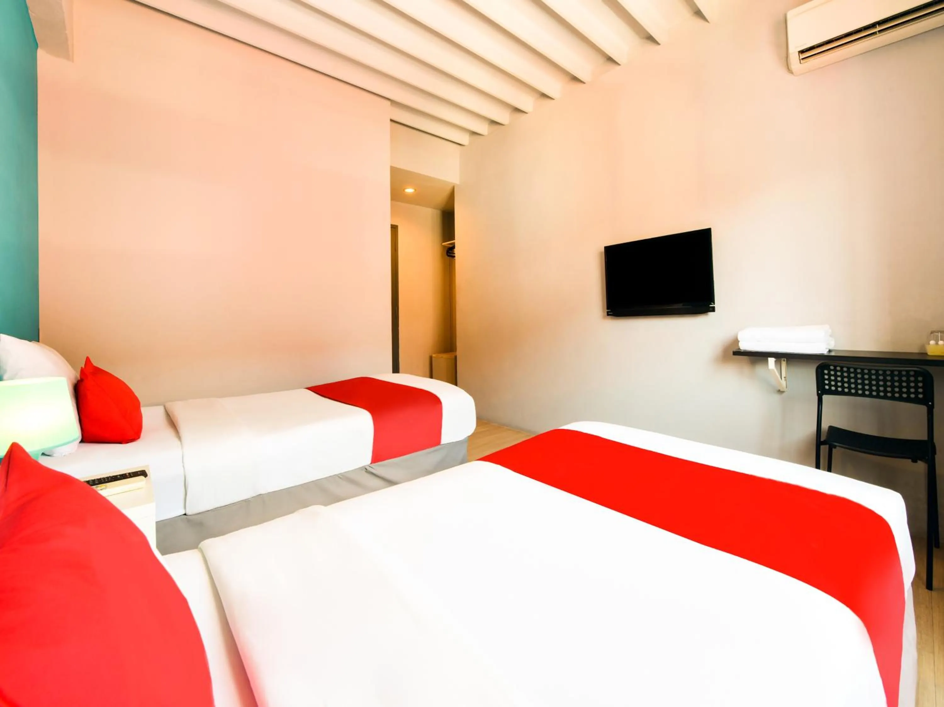 Bed in Sweet Pound Hotel