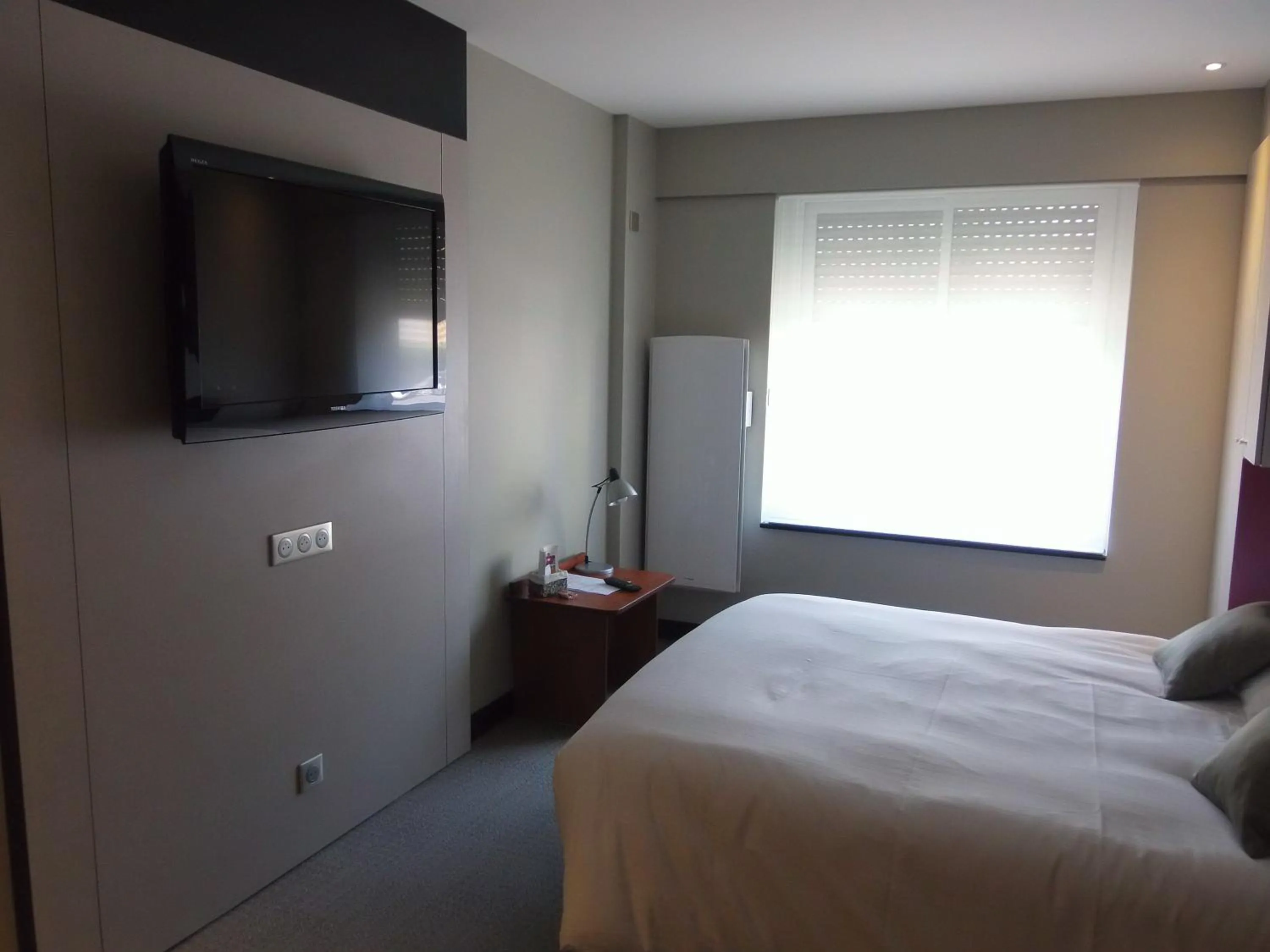 Bedroom, Bed in The Originals Boutique, Hôtel La Chaussairie, Rennes Sud