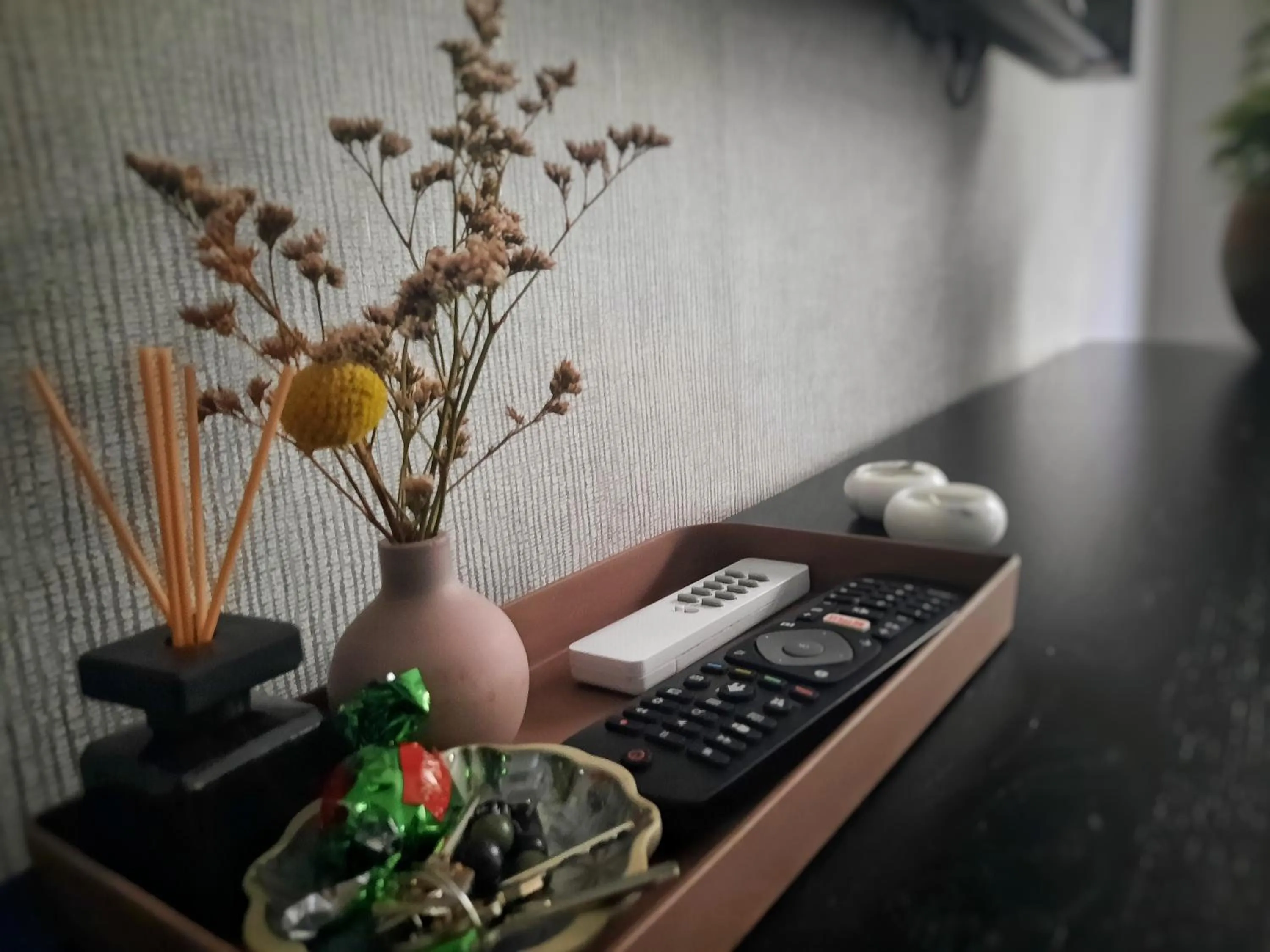 Decorative detail in Inn the Green