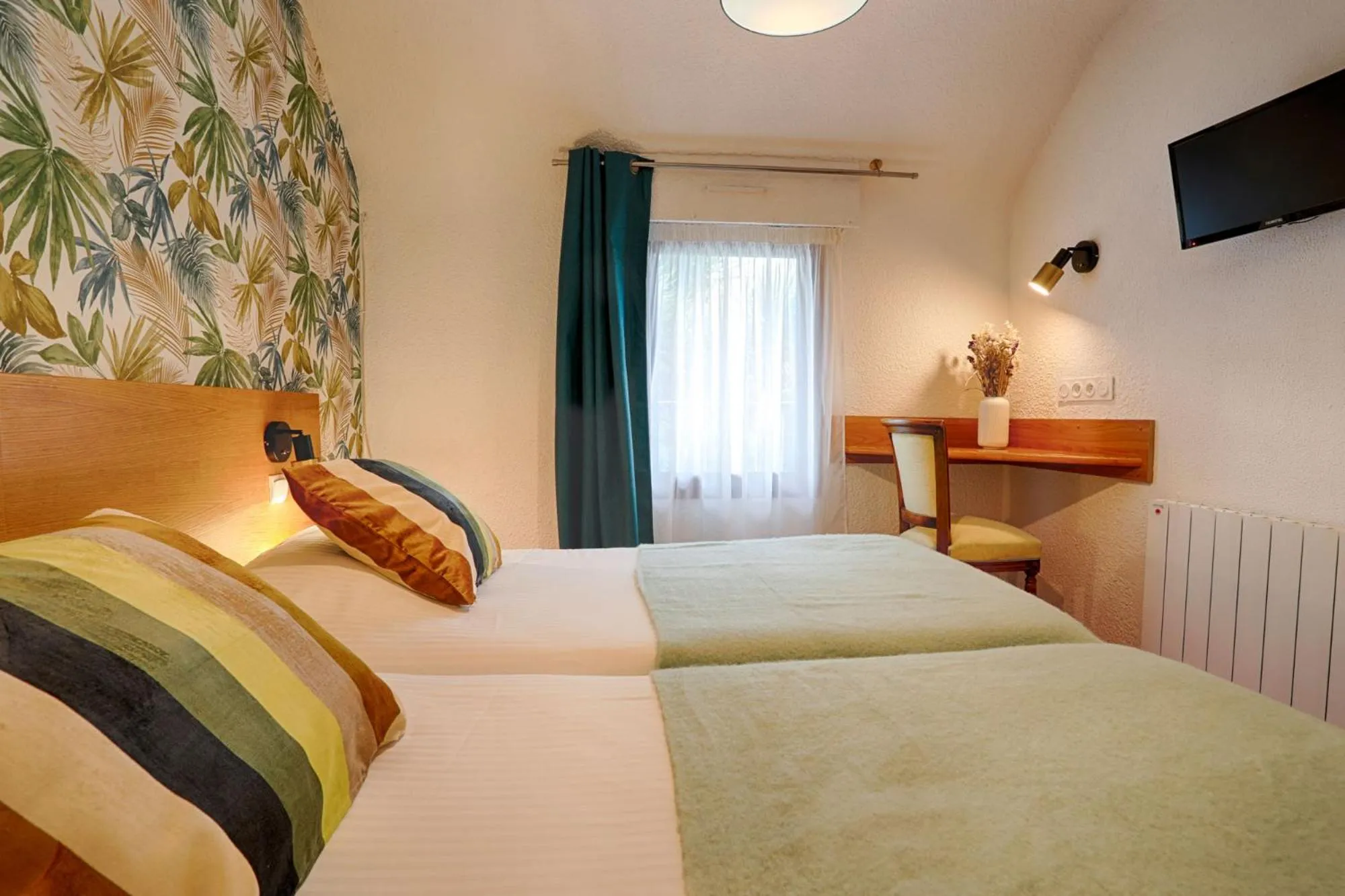 Photo of the whole room, Bed in Hotel Le Branhoc - Brit Hotel Auray