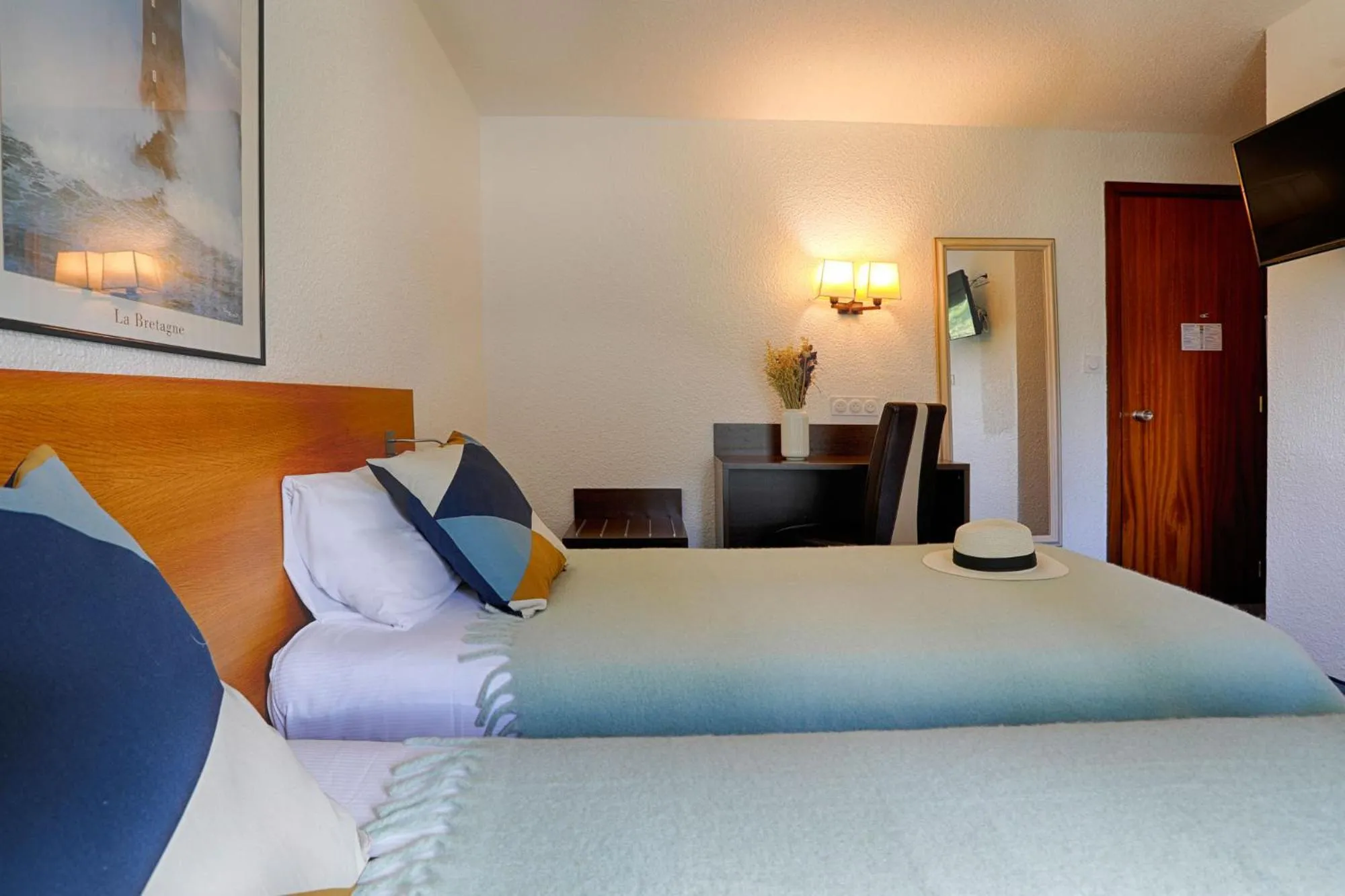 Bedroom, Bed in Hotel Le Branhoc - Brit Hotel Auray