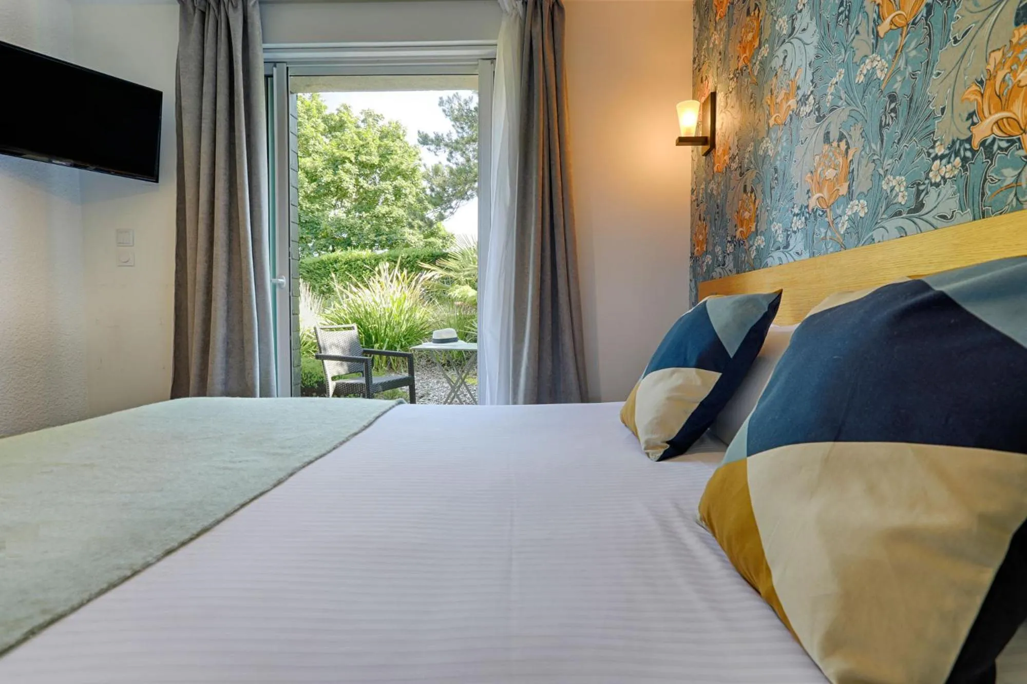 Bed in Hotel Le Branhoc - Brit Hotel Auray