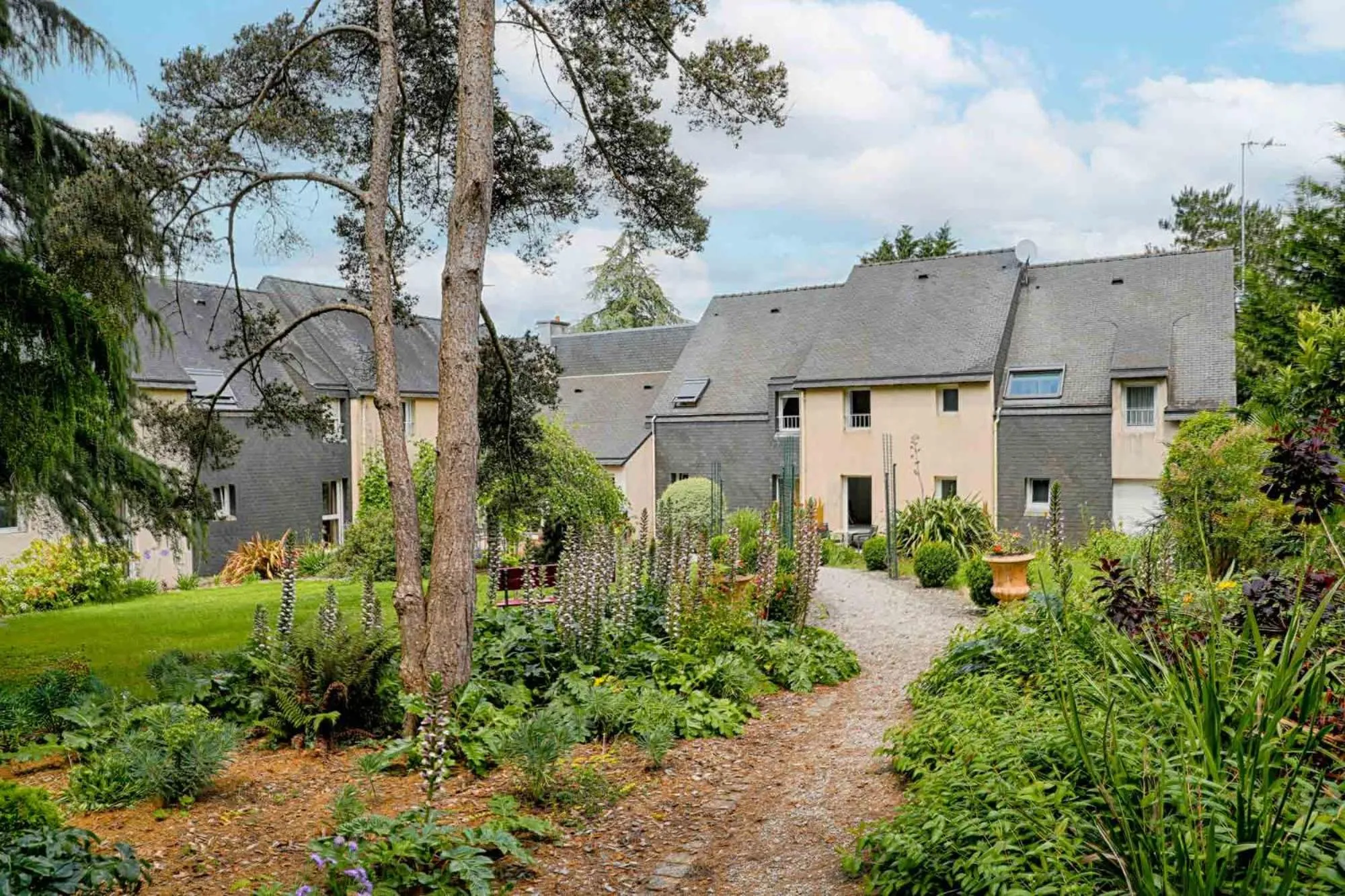 Garden in Hotel Le Branhoc - Brit Hotel Auray