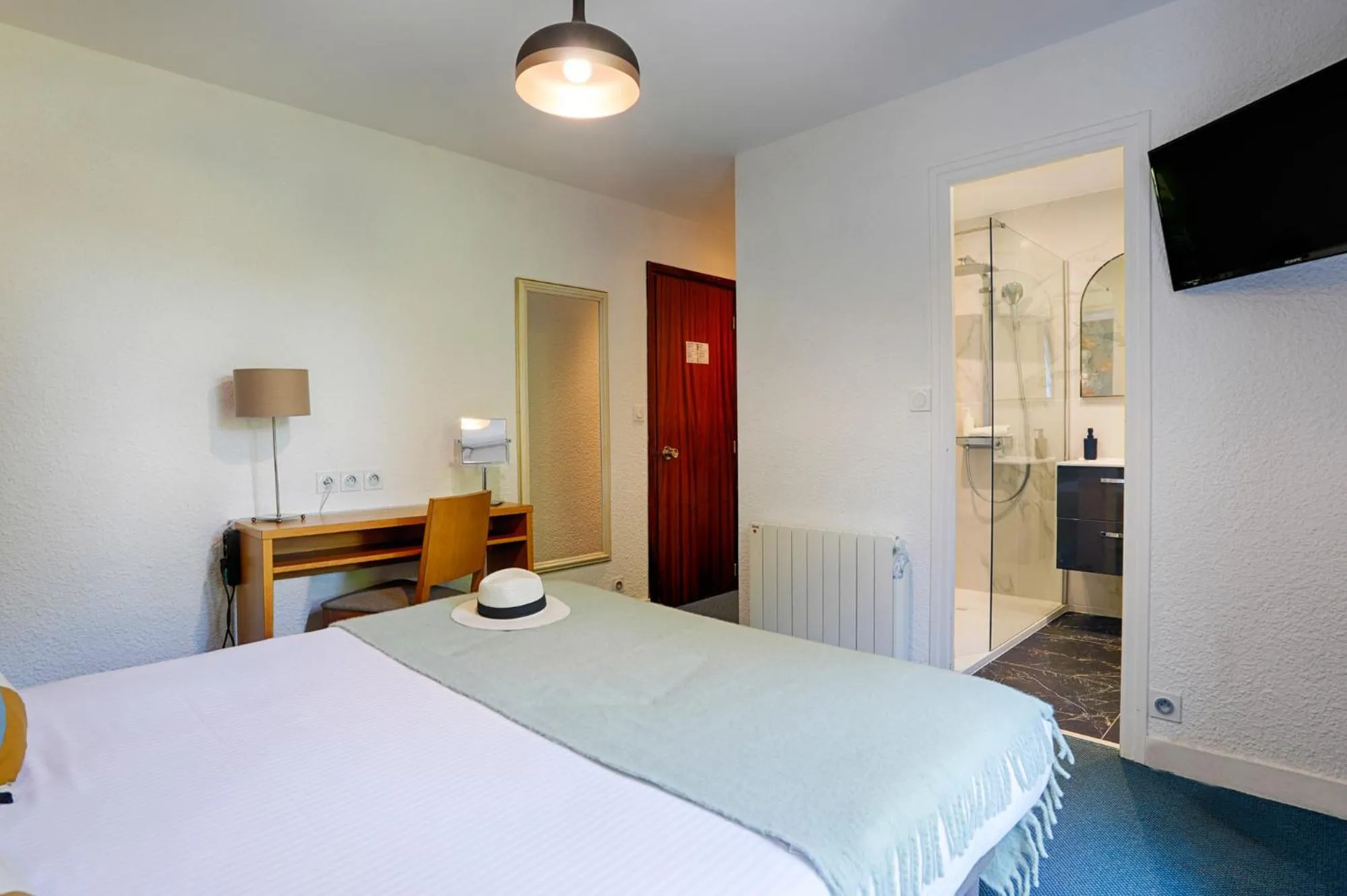 Bed in Hotel Le Branhoc - Brit Hotel Auray