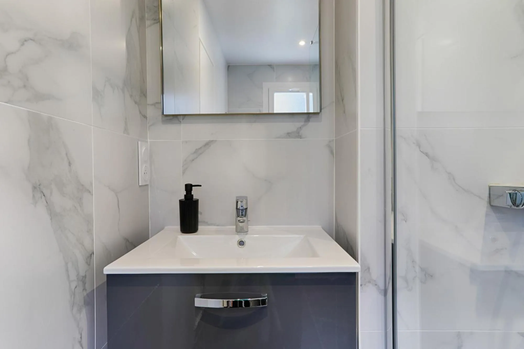 Bathroom in Hotel Le Branhoc - Brit Hotel Auray