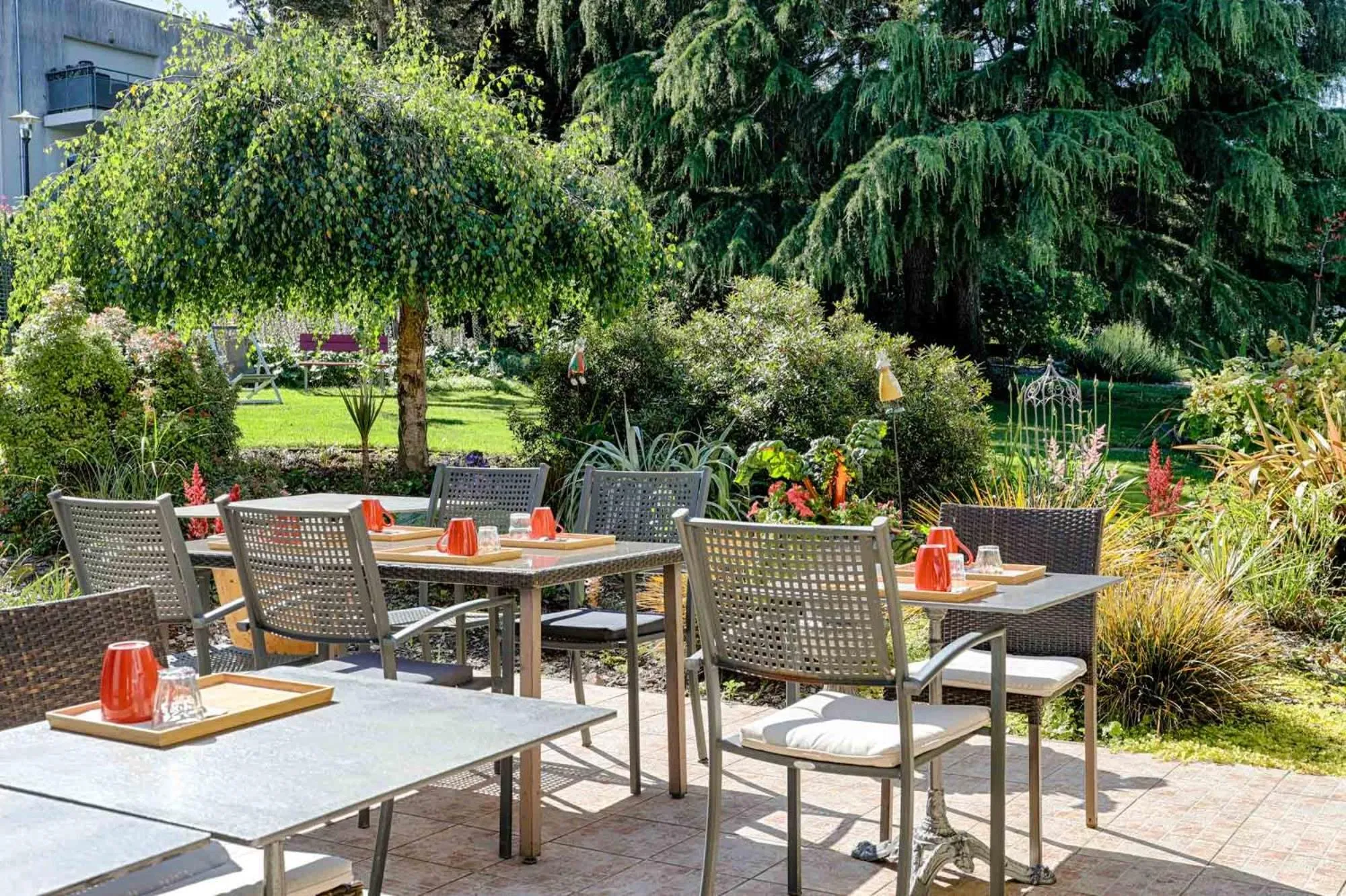 Garden view in Hotel Le Branhoc - Brit Hotel Auray