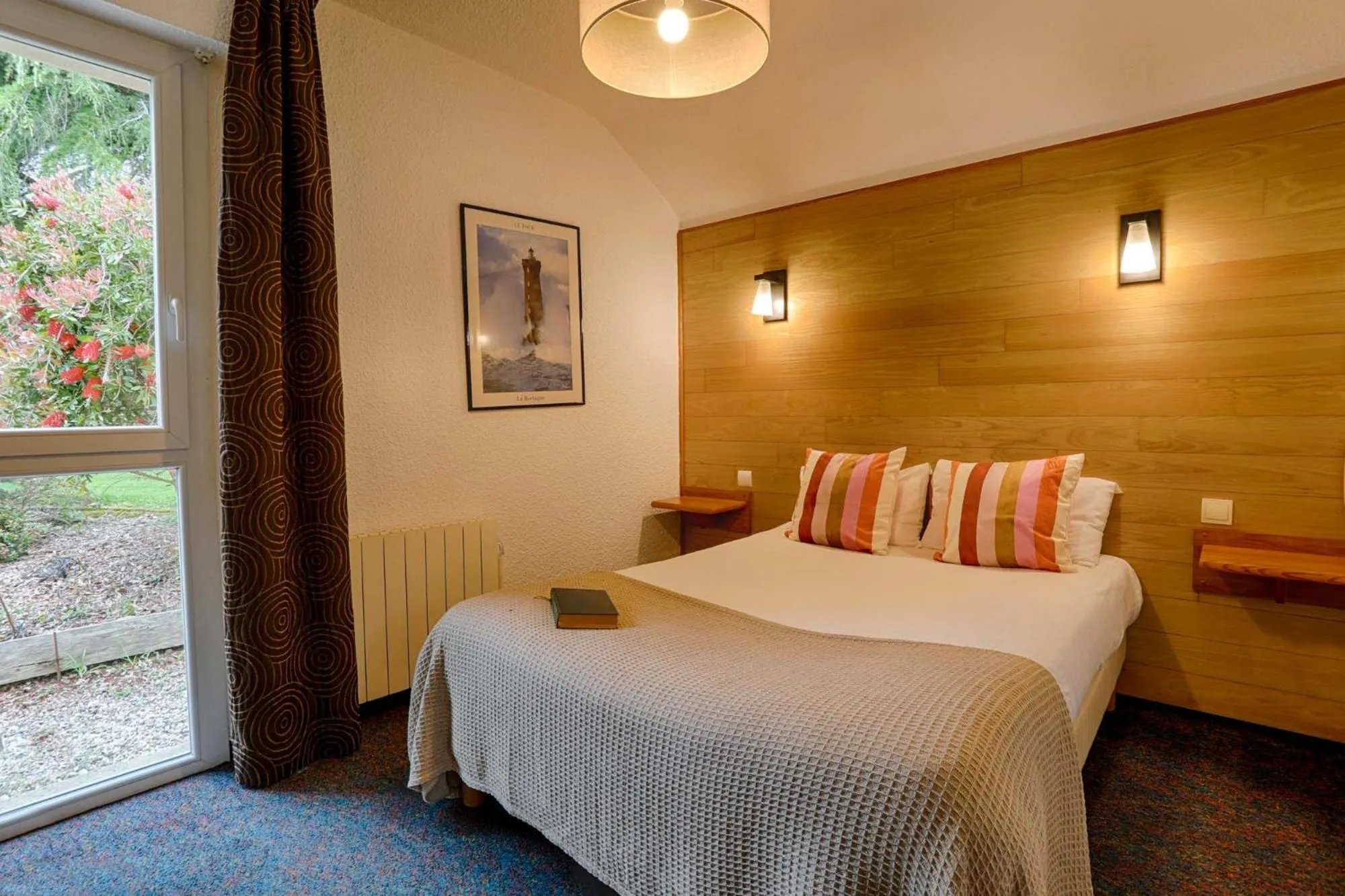 Photo of the whole room, Bed in Hotel Le Branhoc - Brit Hotel Auray