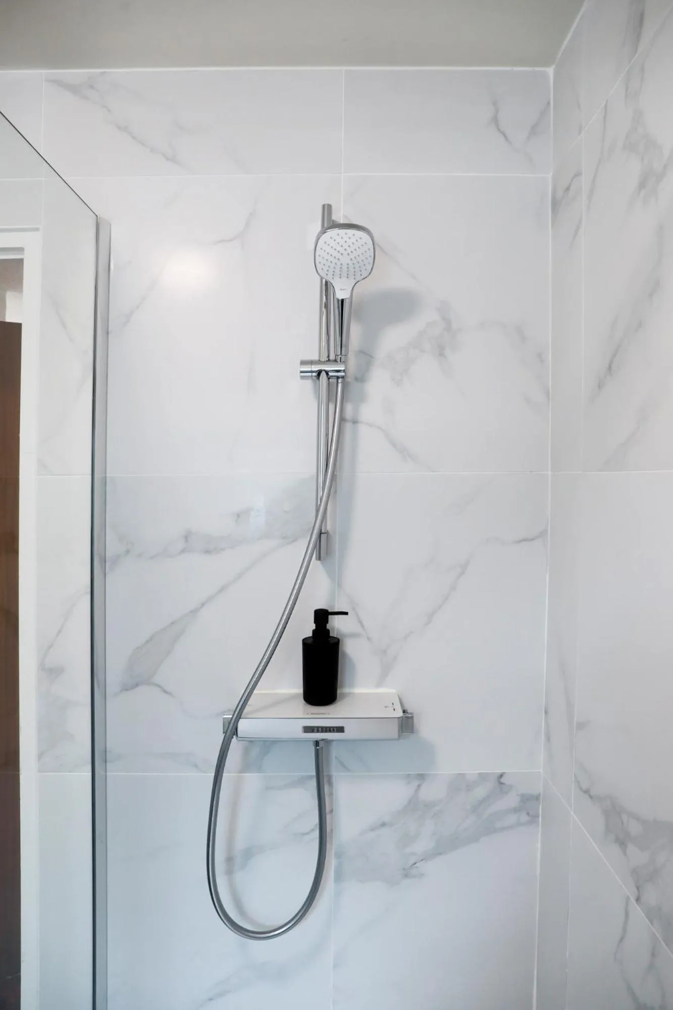 Shower in Hotel Le Branhoc - Brit Hotel Auray